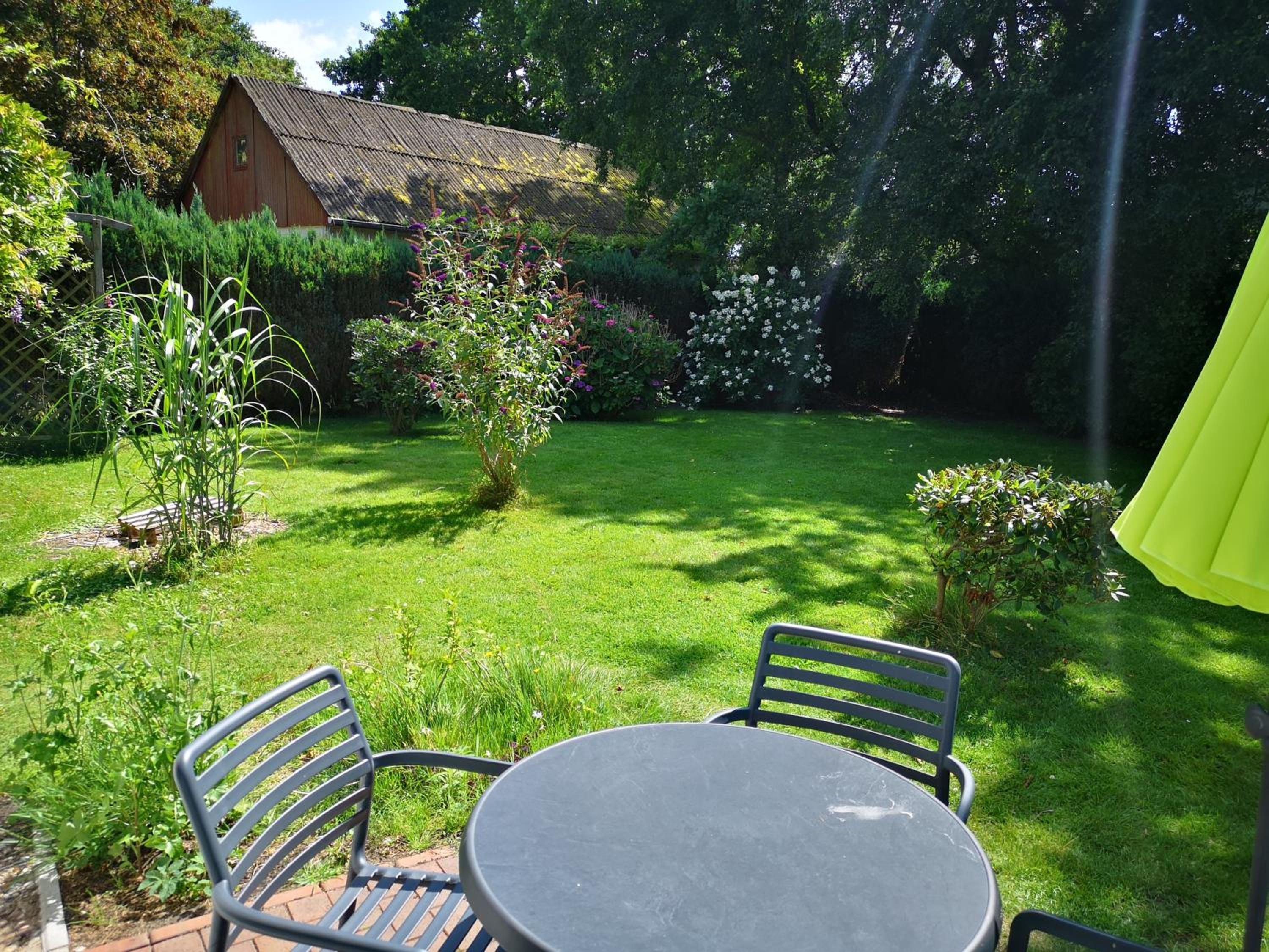 One-Bedroom Apartment with Garden photo 3
