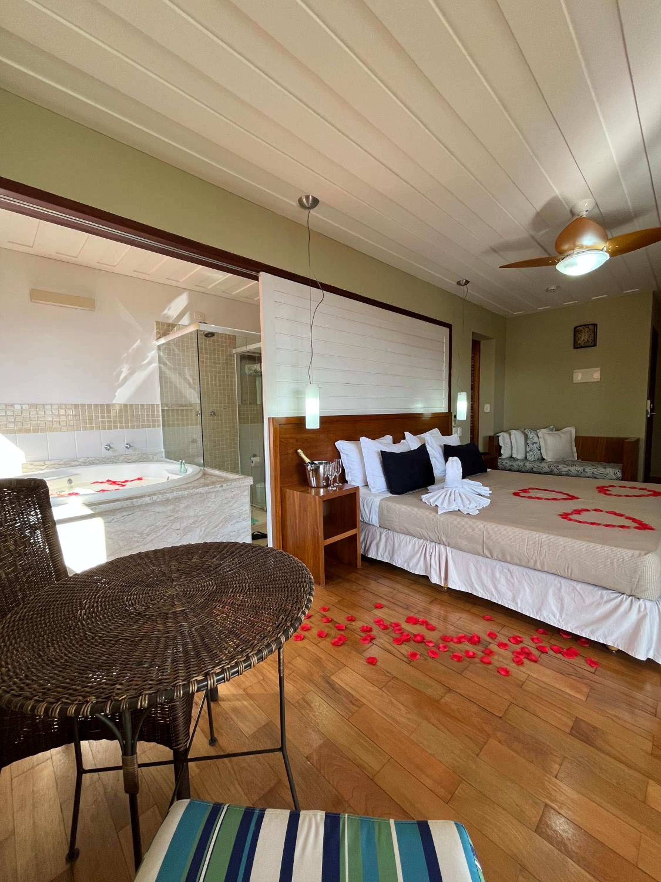 Double Room with Spa Bath photo 2