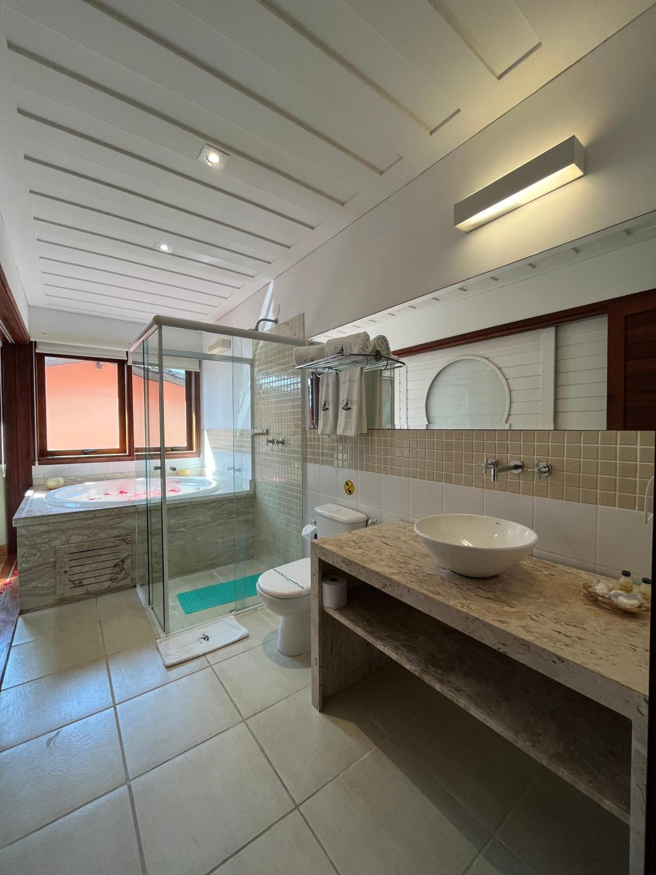 Double Room with Spa Bath photo 3
