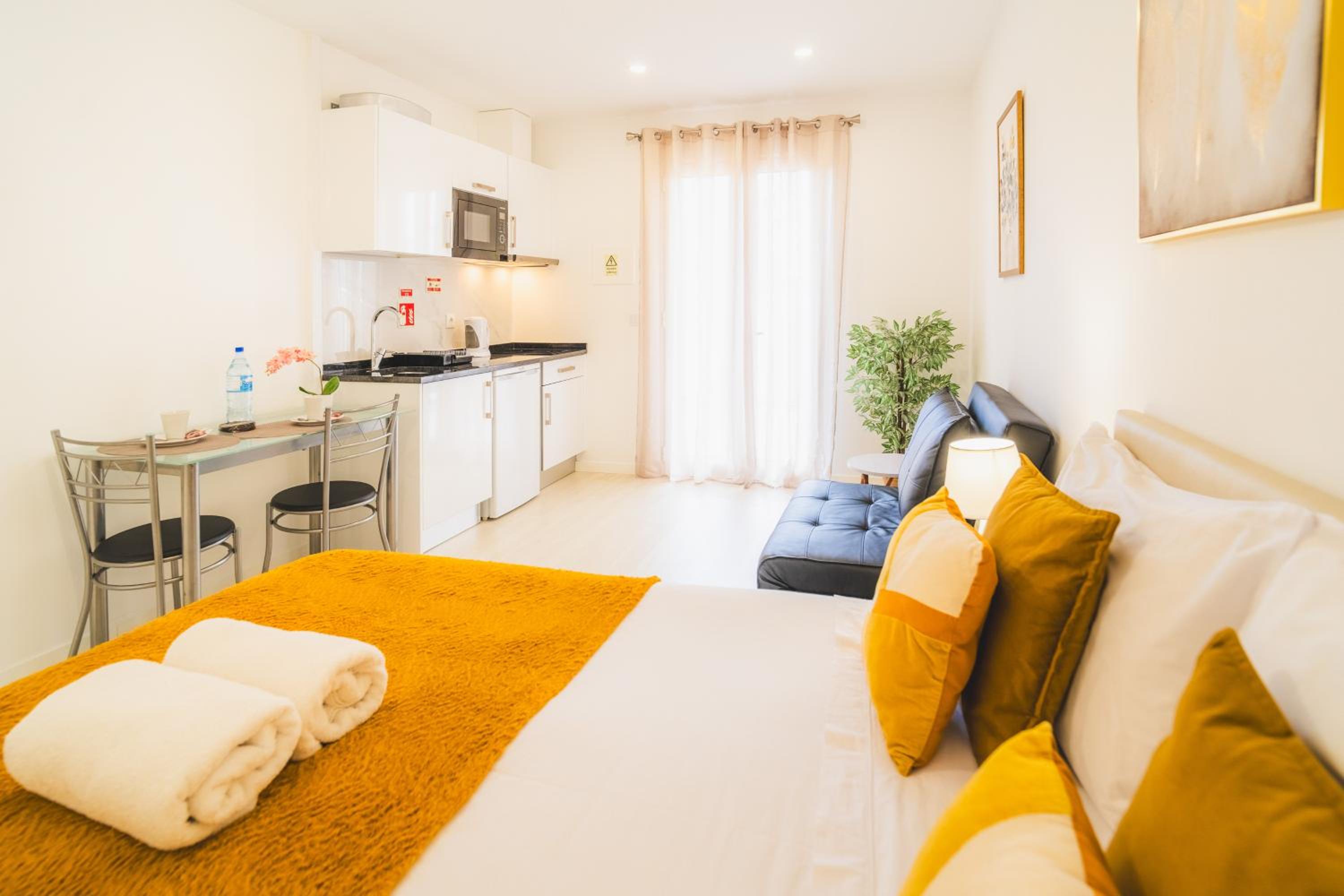One-Bedroom Apartment photo 1