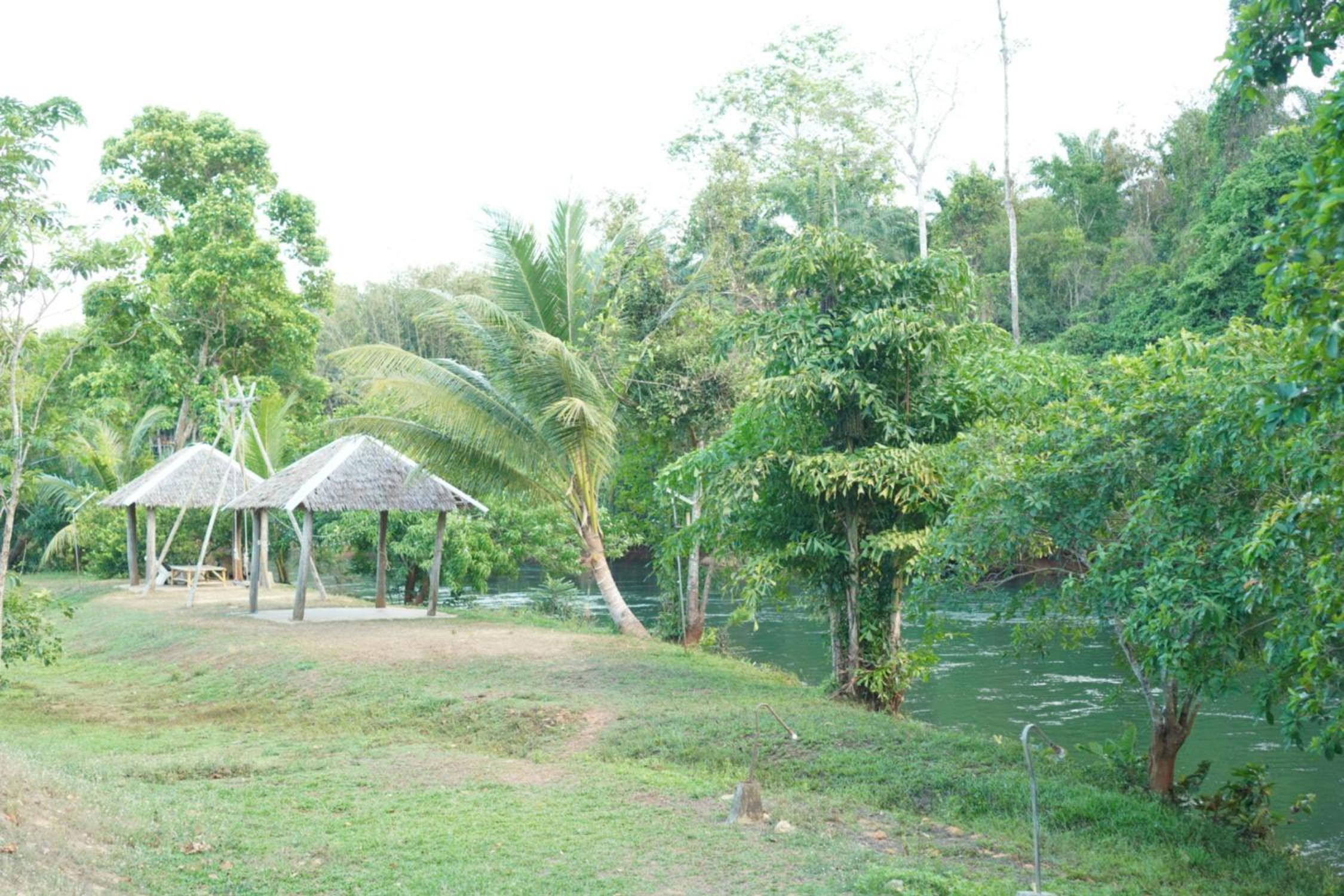Double Room with Balcony - Photo 8