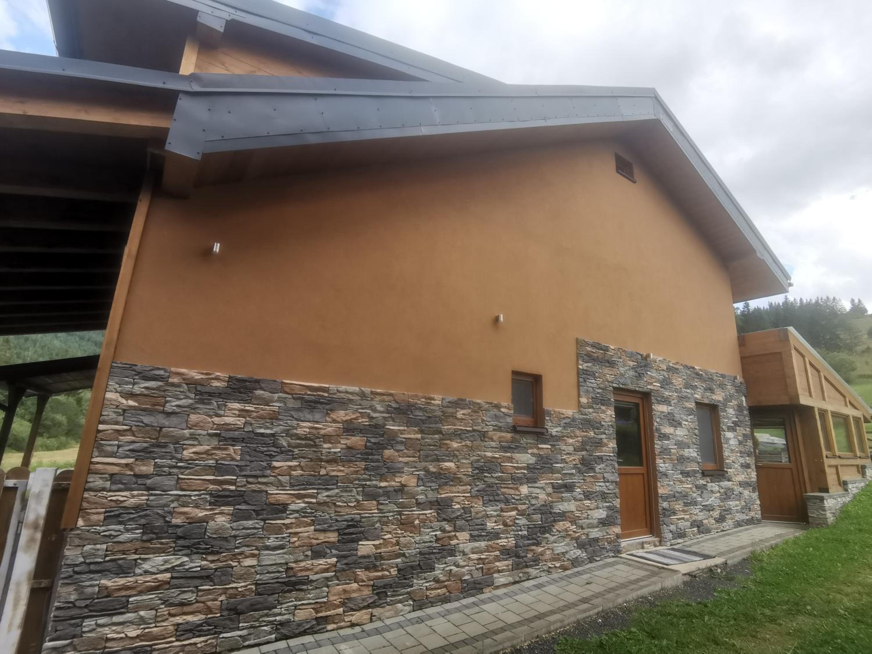 Four-Bedroom House - Photo 23