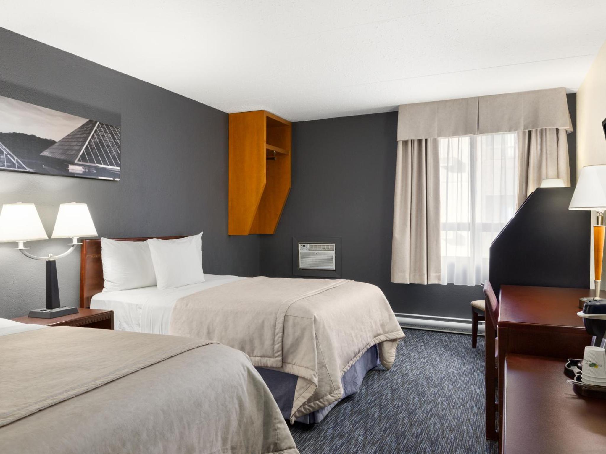 Deluxe Double Room with Two Double Beds - Non-Smoking - Photo 1
