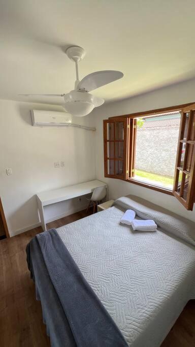Six-Bedroom House photo 3