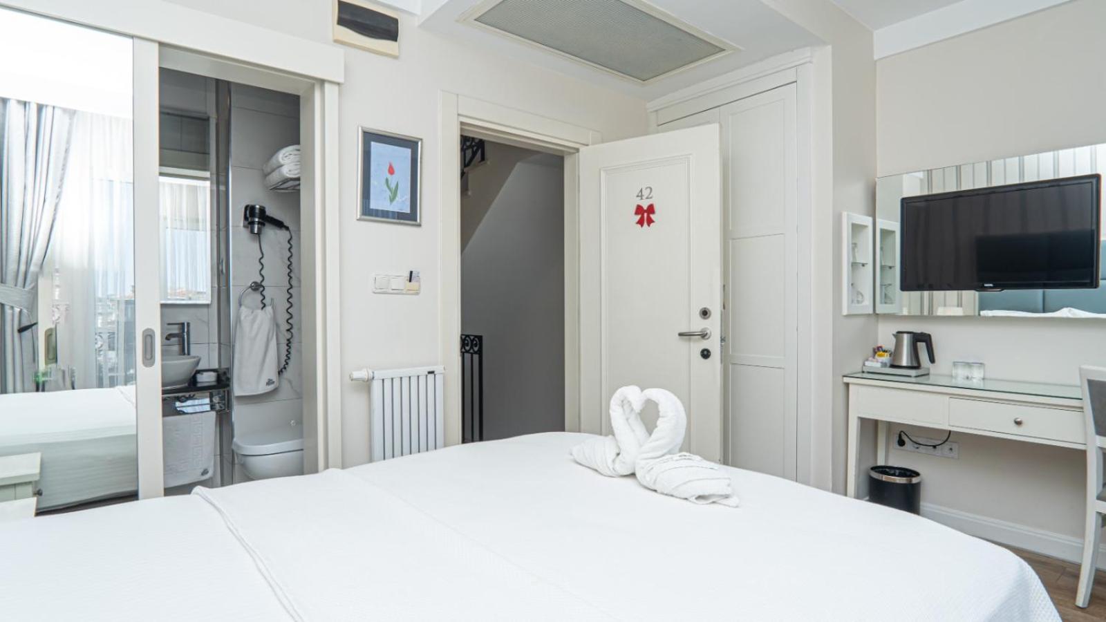 Standard Double Room photo 3