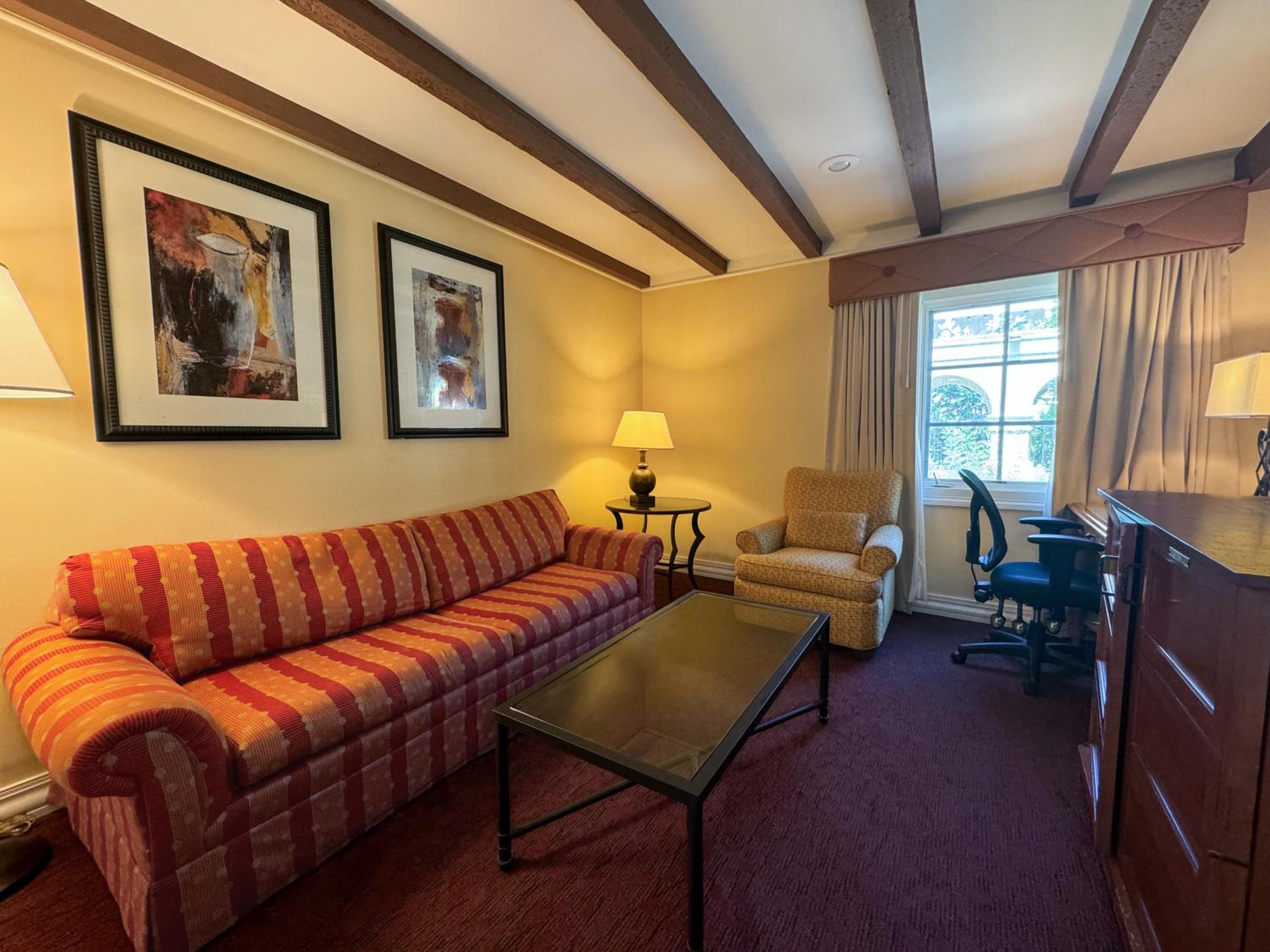 King Suite - Photo 8