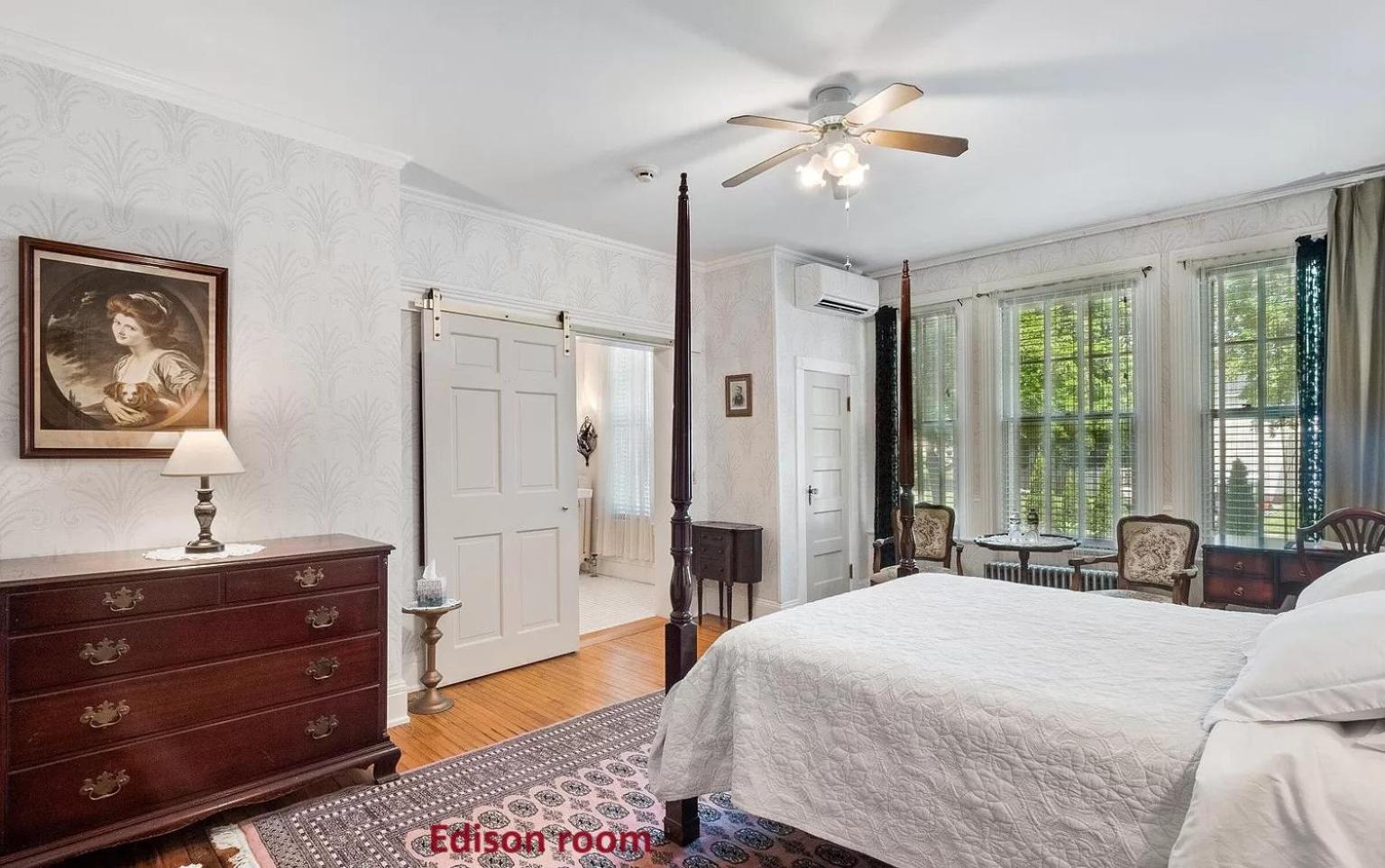 Deluxe Queen Room photo 1