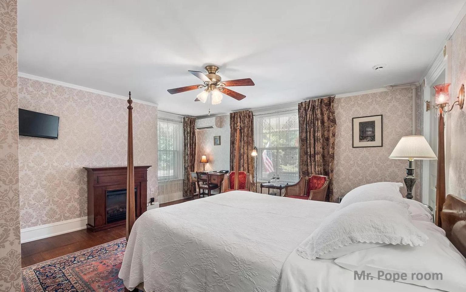 Deluxe Queen Room photo 1