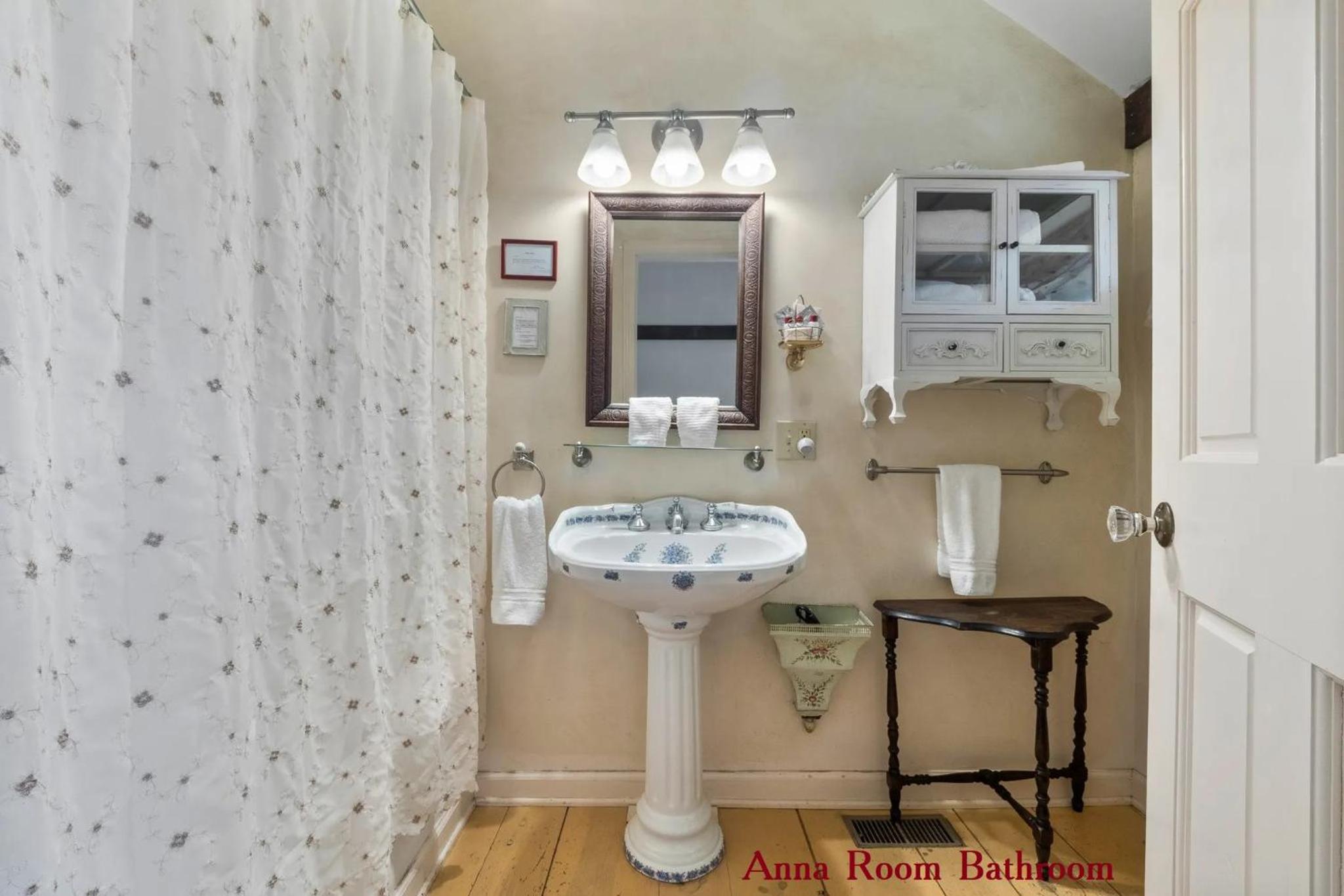 Deluxe Double or Twin Room photo 2