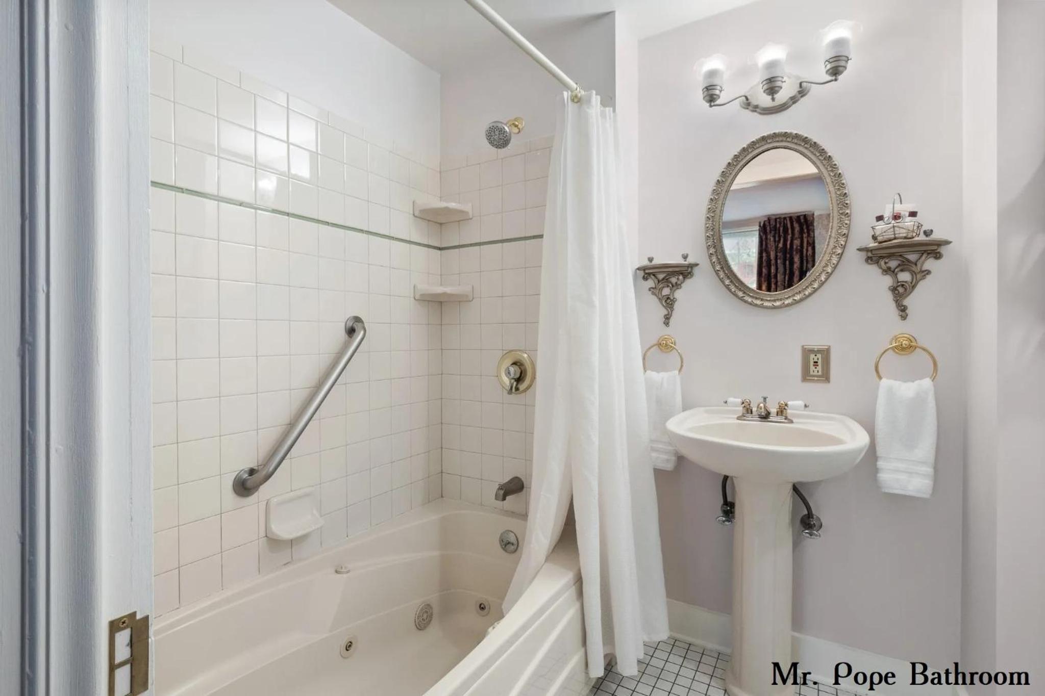 Deluxe Queen Room photo 2