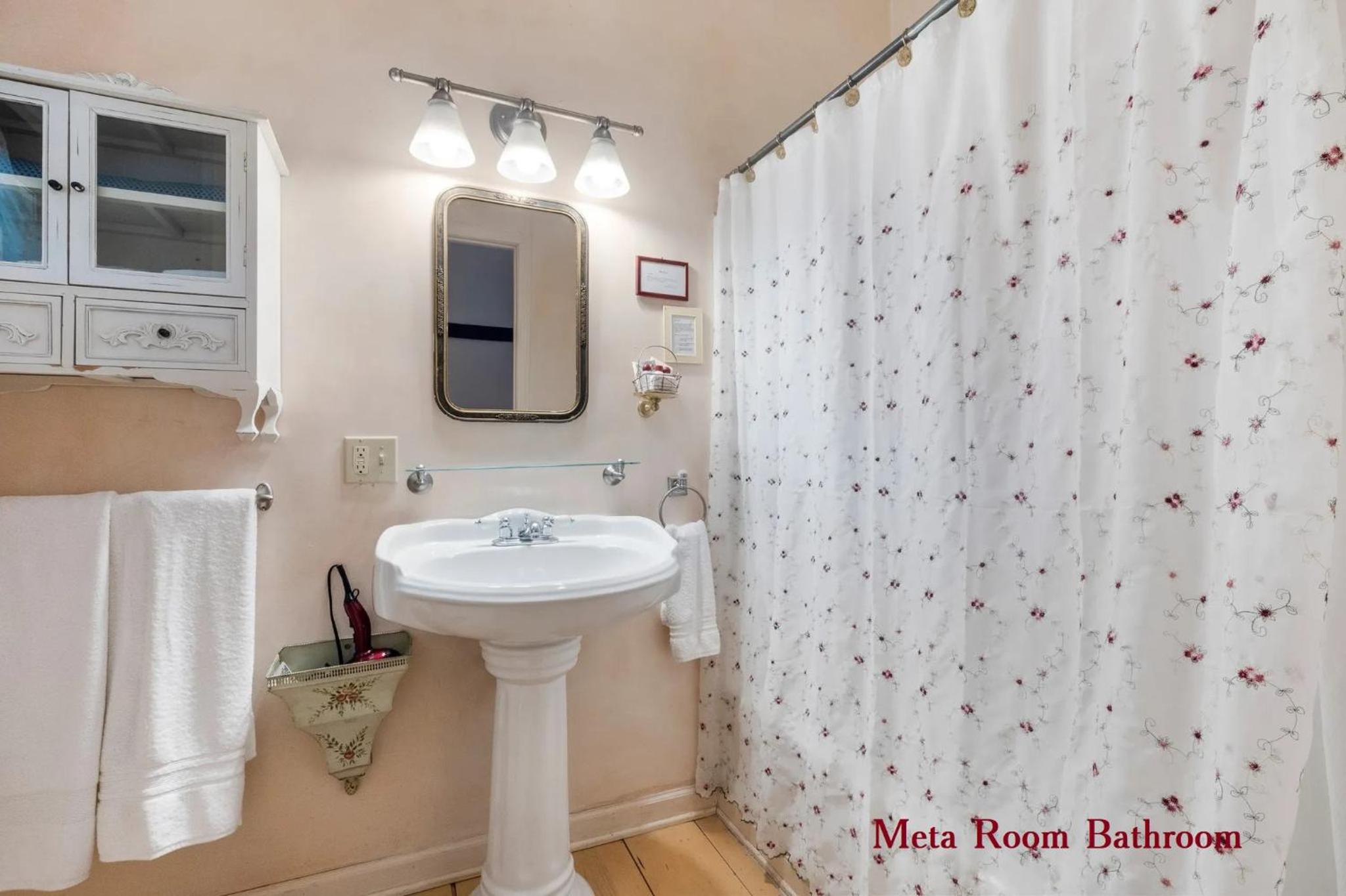 Deluxe Queen Room photo 2