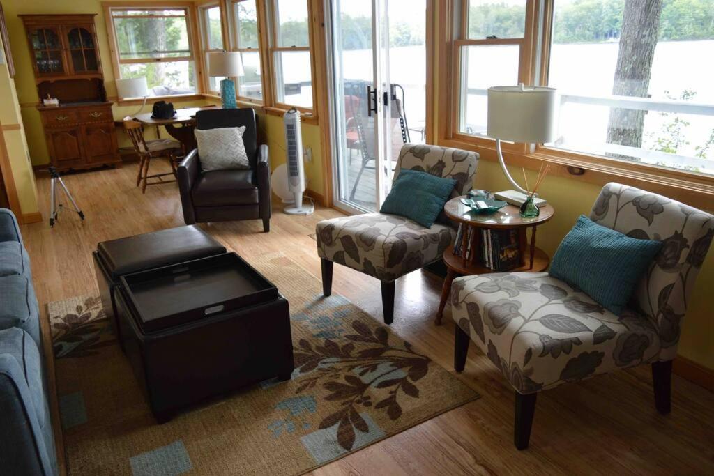 Three-Bedroom House photo 1