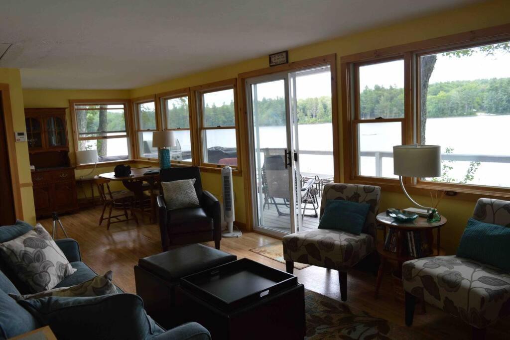 Three-Bedroom House photo 2