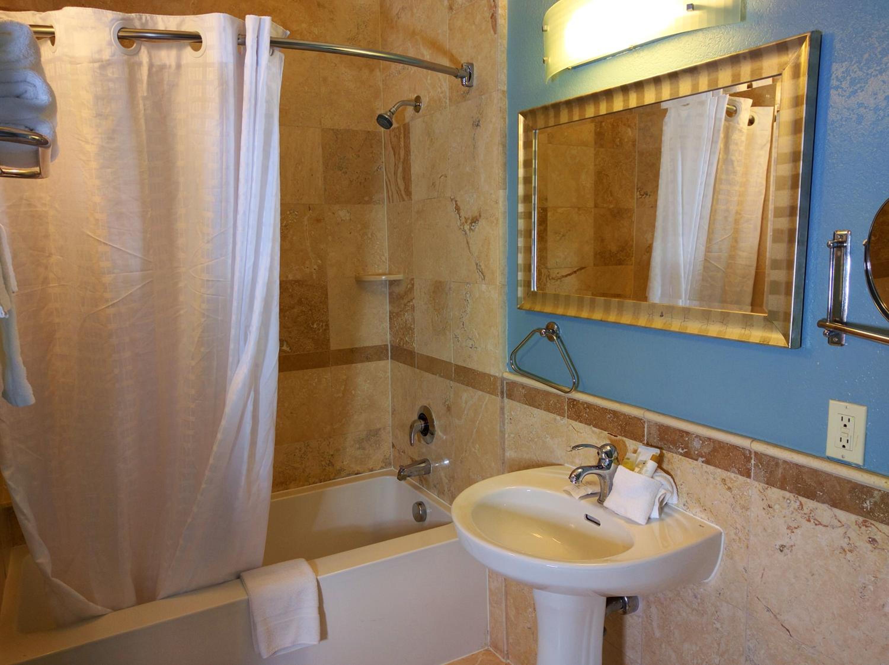 Queen Room - Photo 4