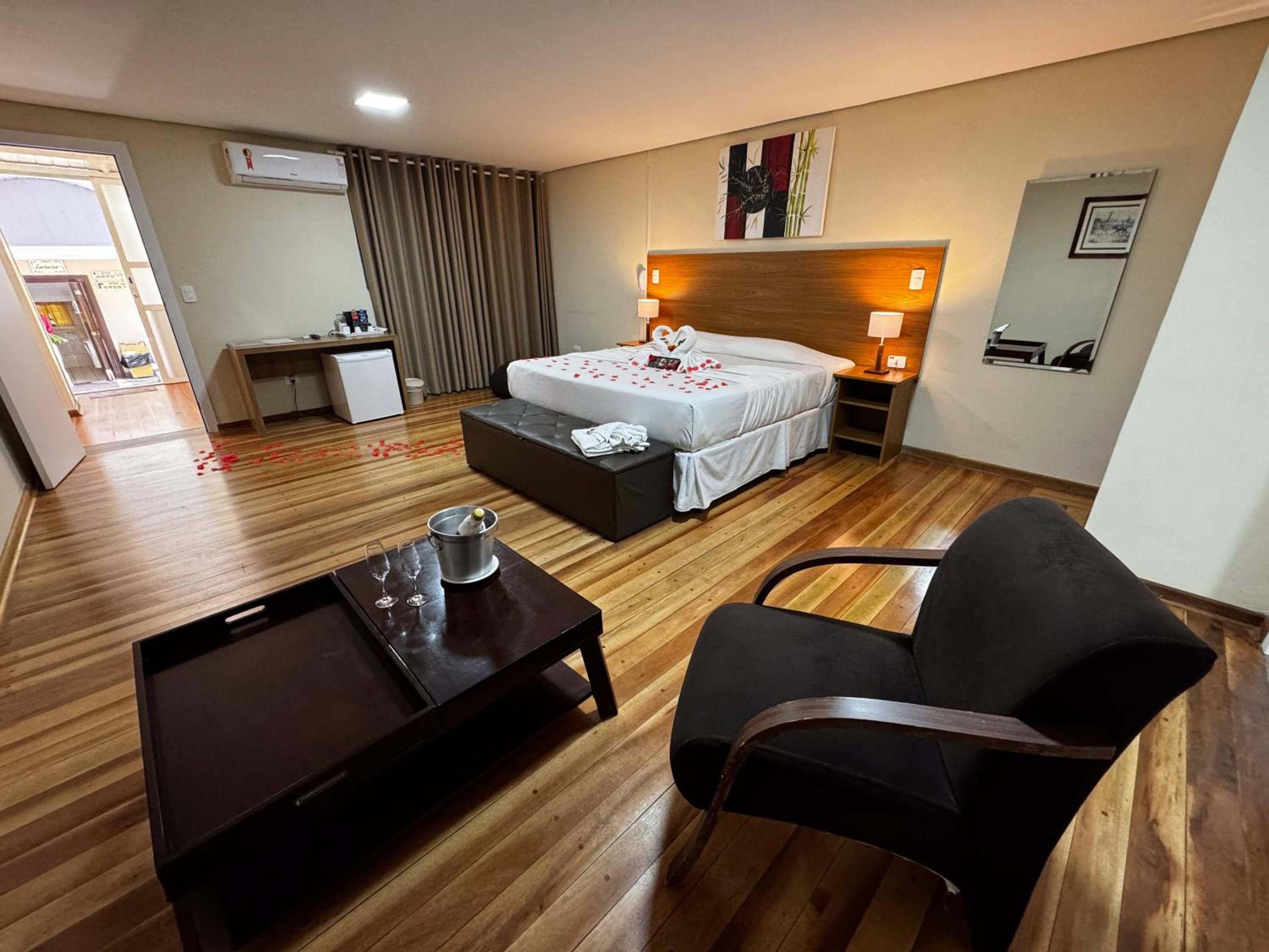 Premium Double Room with Spa Bath photo 3