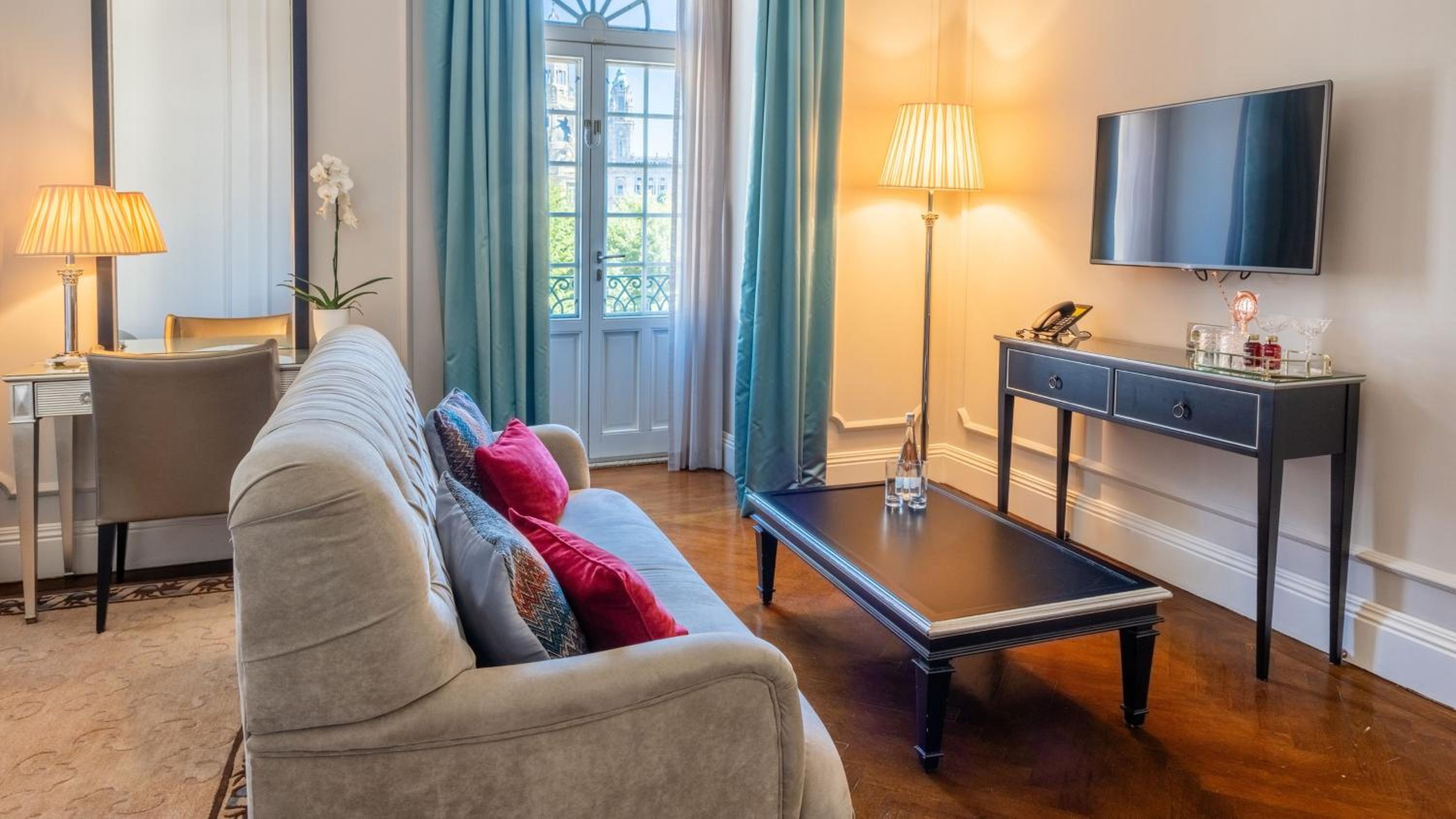 Junior King Suite - Photo 4