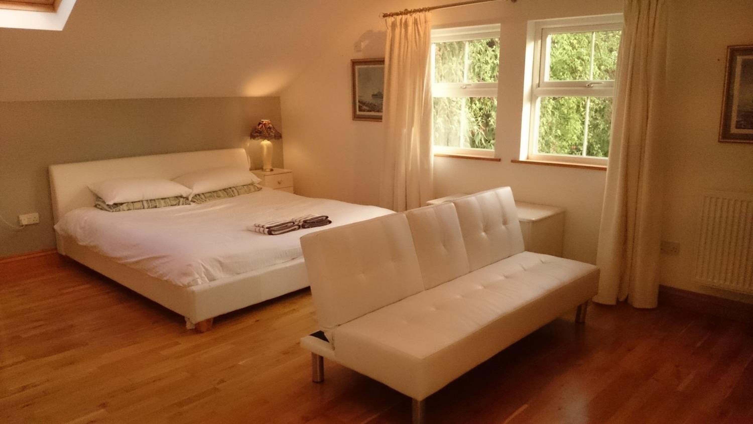 Deluxe Family Room photo 1