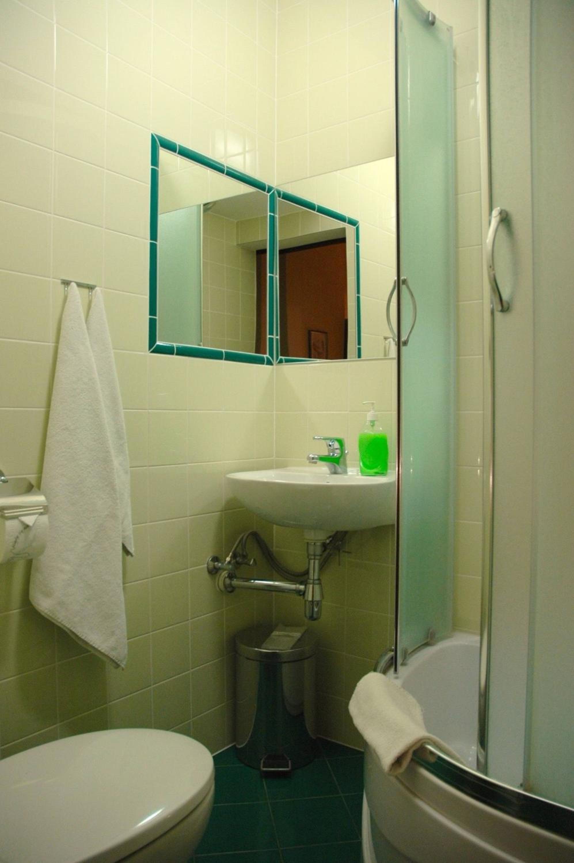 Single Room (1 Adult) photo 3