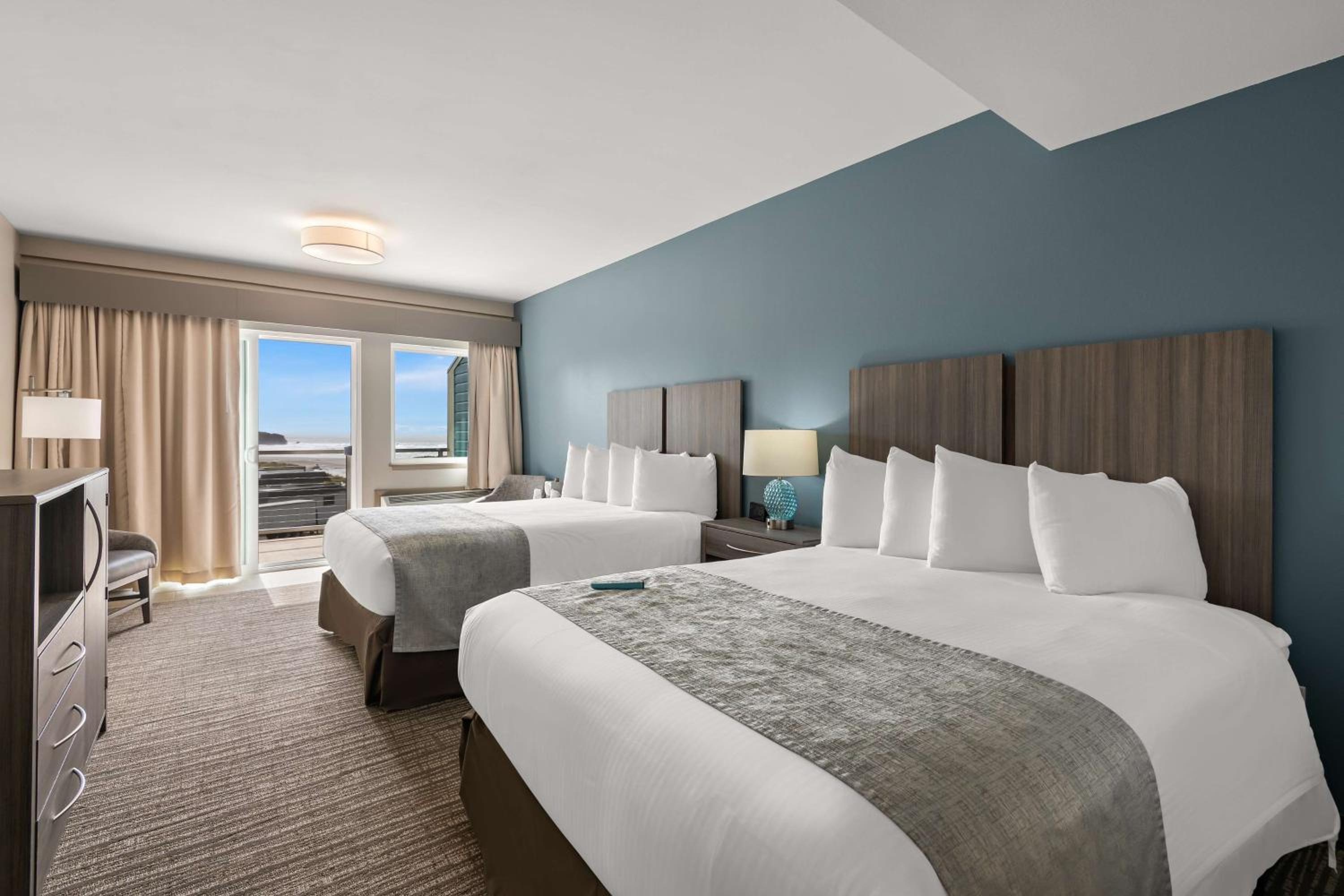 Queen Room with Two Queen Beds with Balcony - No Pets Allowed