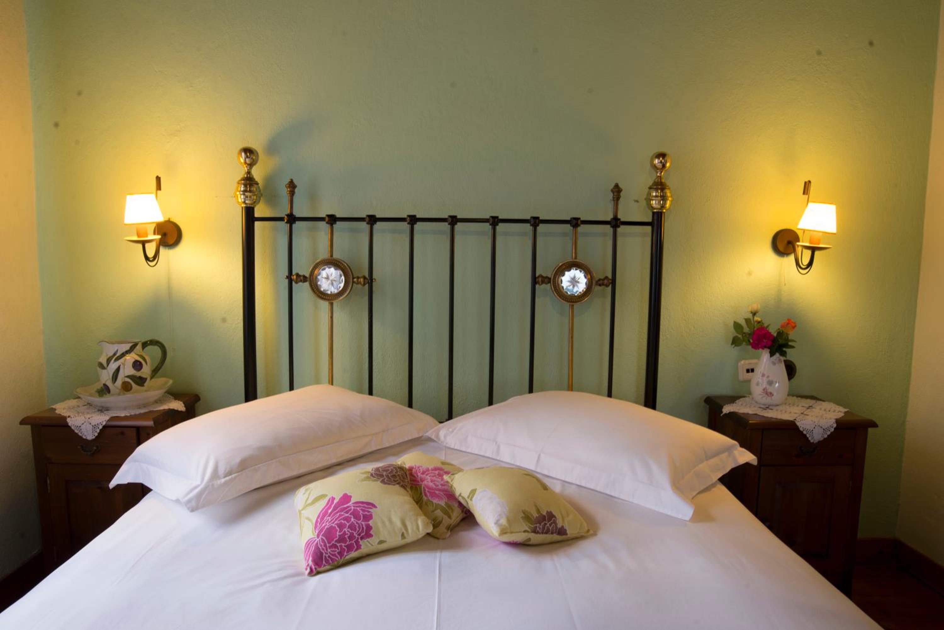 Double or Twin Room - Photo 7