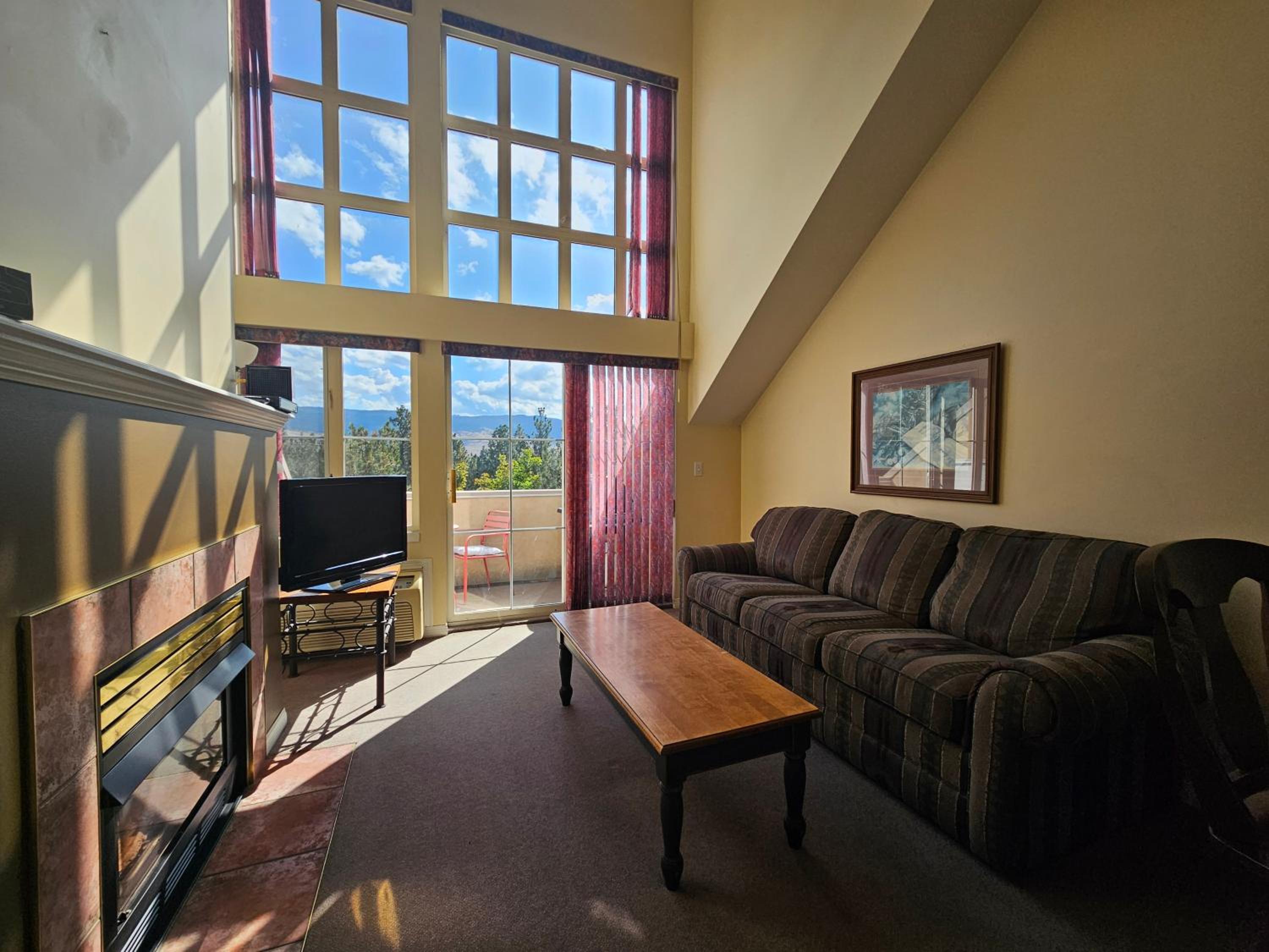 Apartment with Balcony