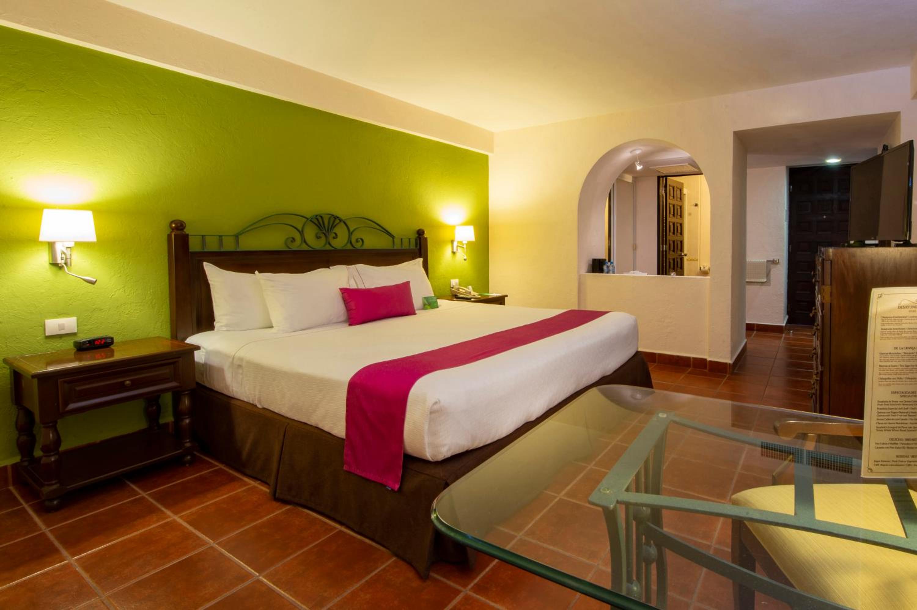 Superior King Room - Photo 1