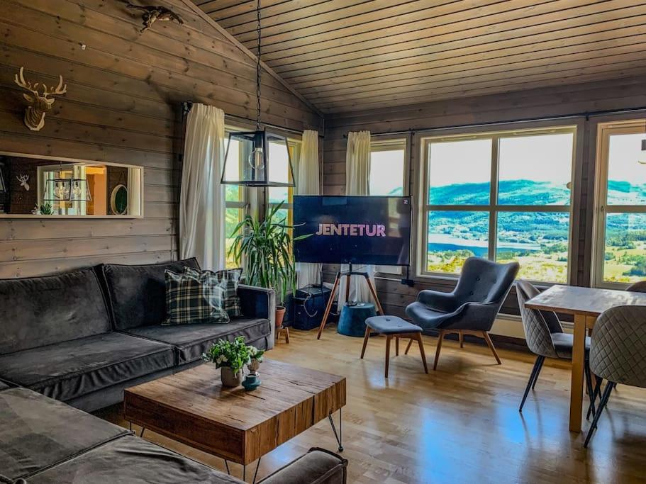 Three-Bedroom House photo 1
