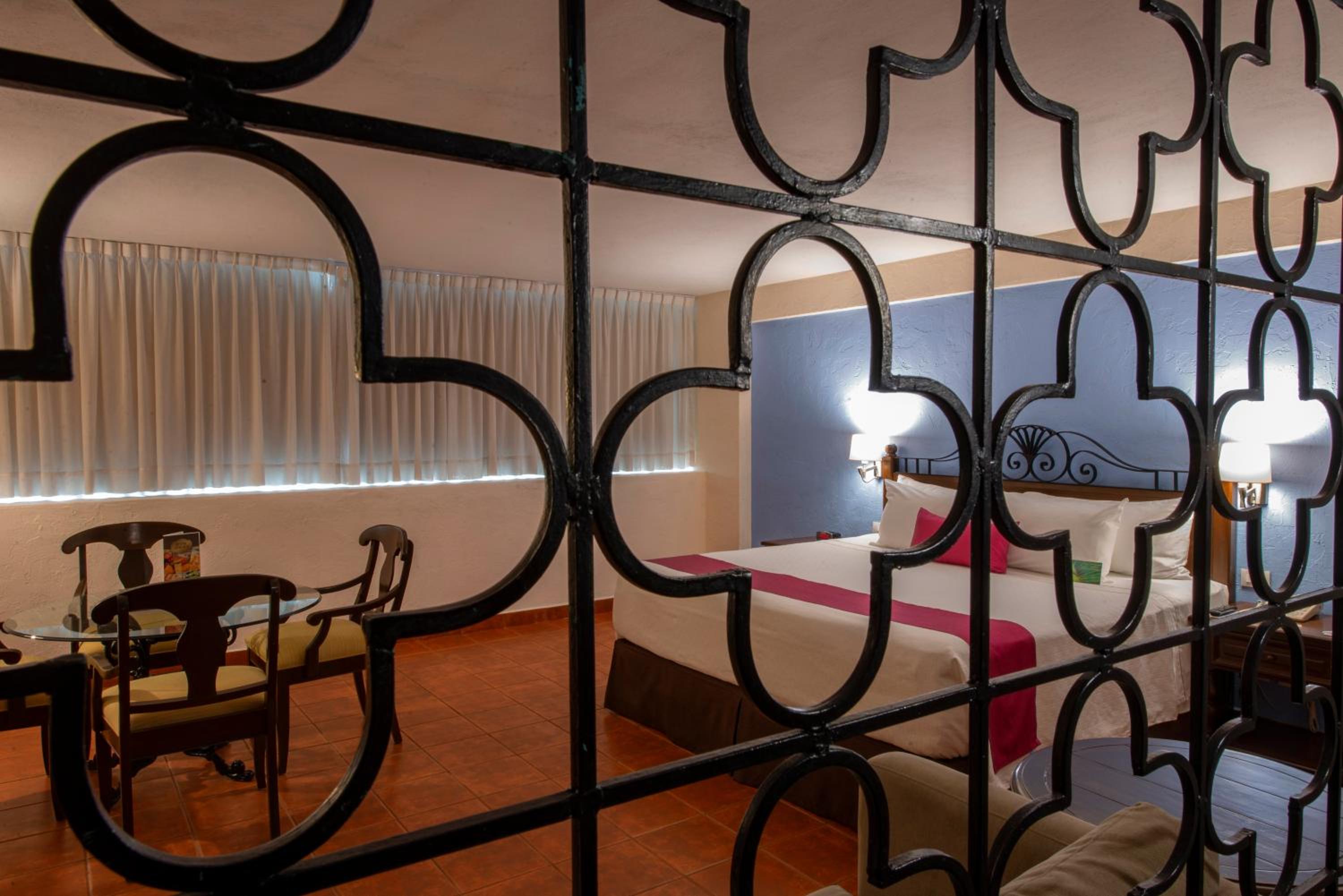 Junior King Suite - Photo 1