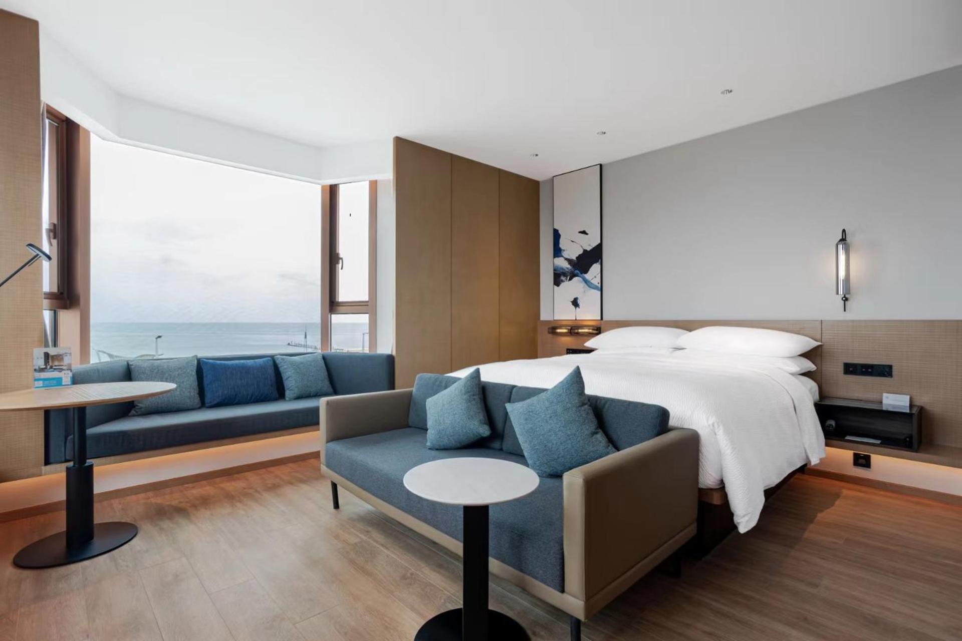 Superior King Room with Ocean View