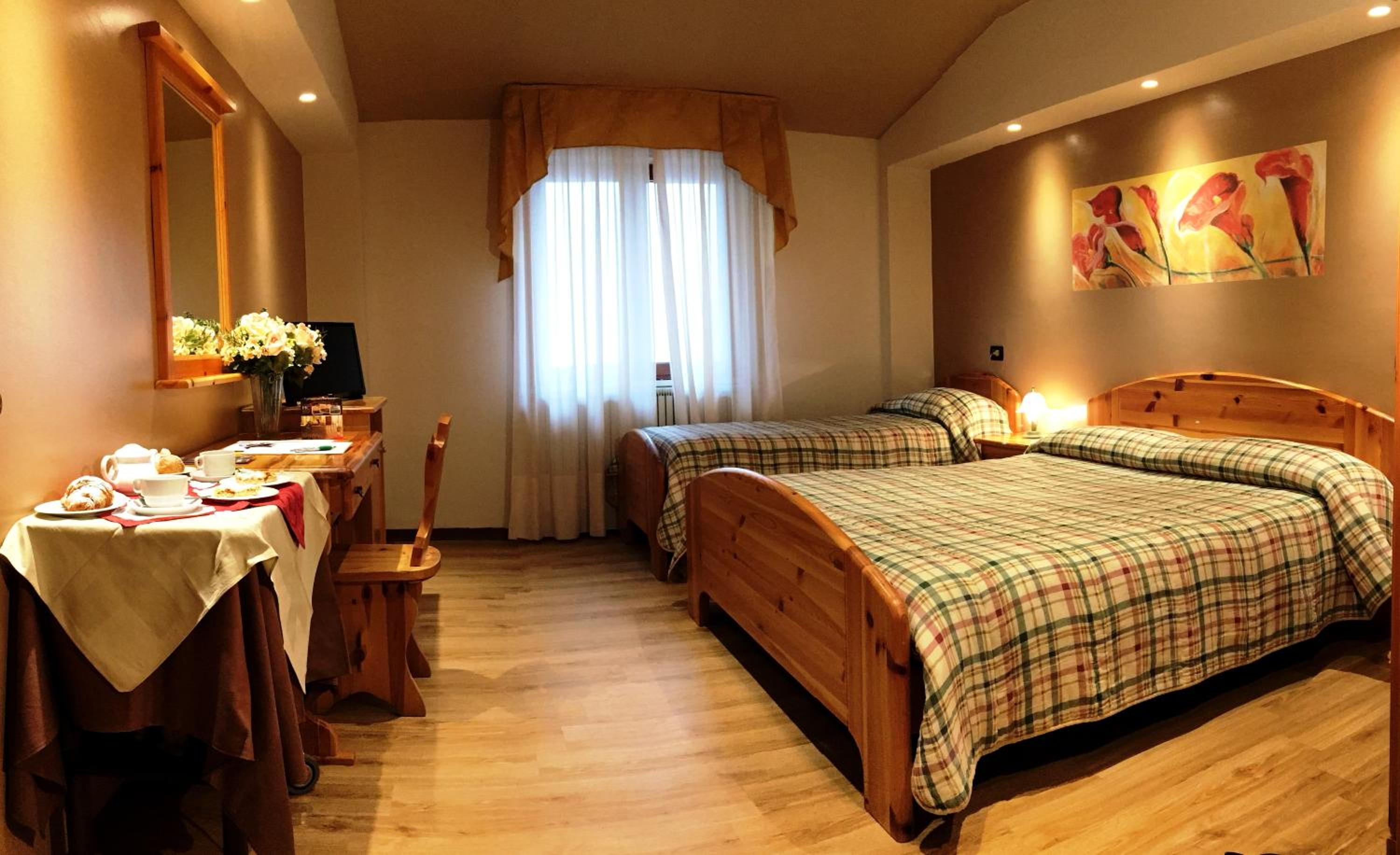 Double or Twin Room - Photo 2