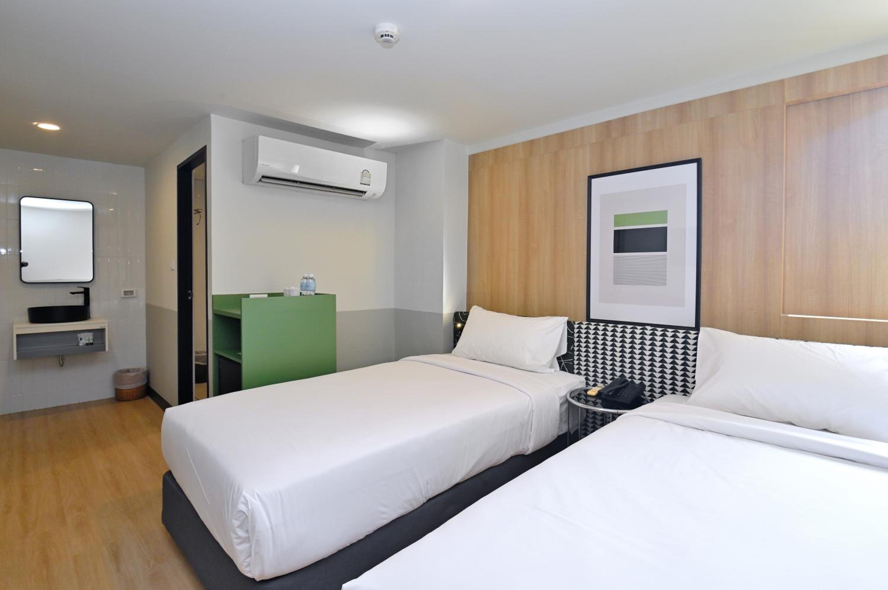 Superior Double or Twin Room photo 3