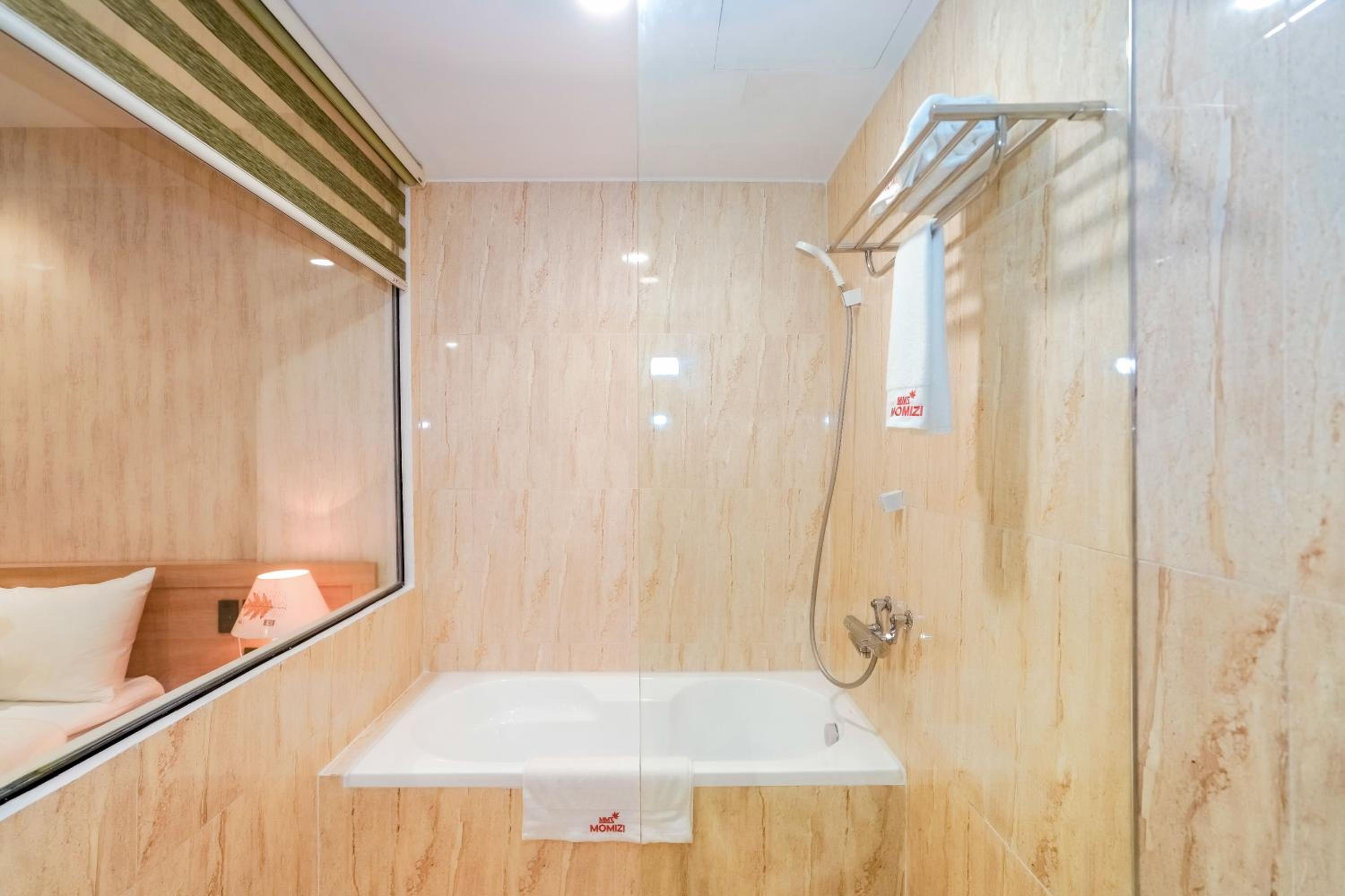 Double Room with Private Bathroom photo 3