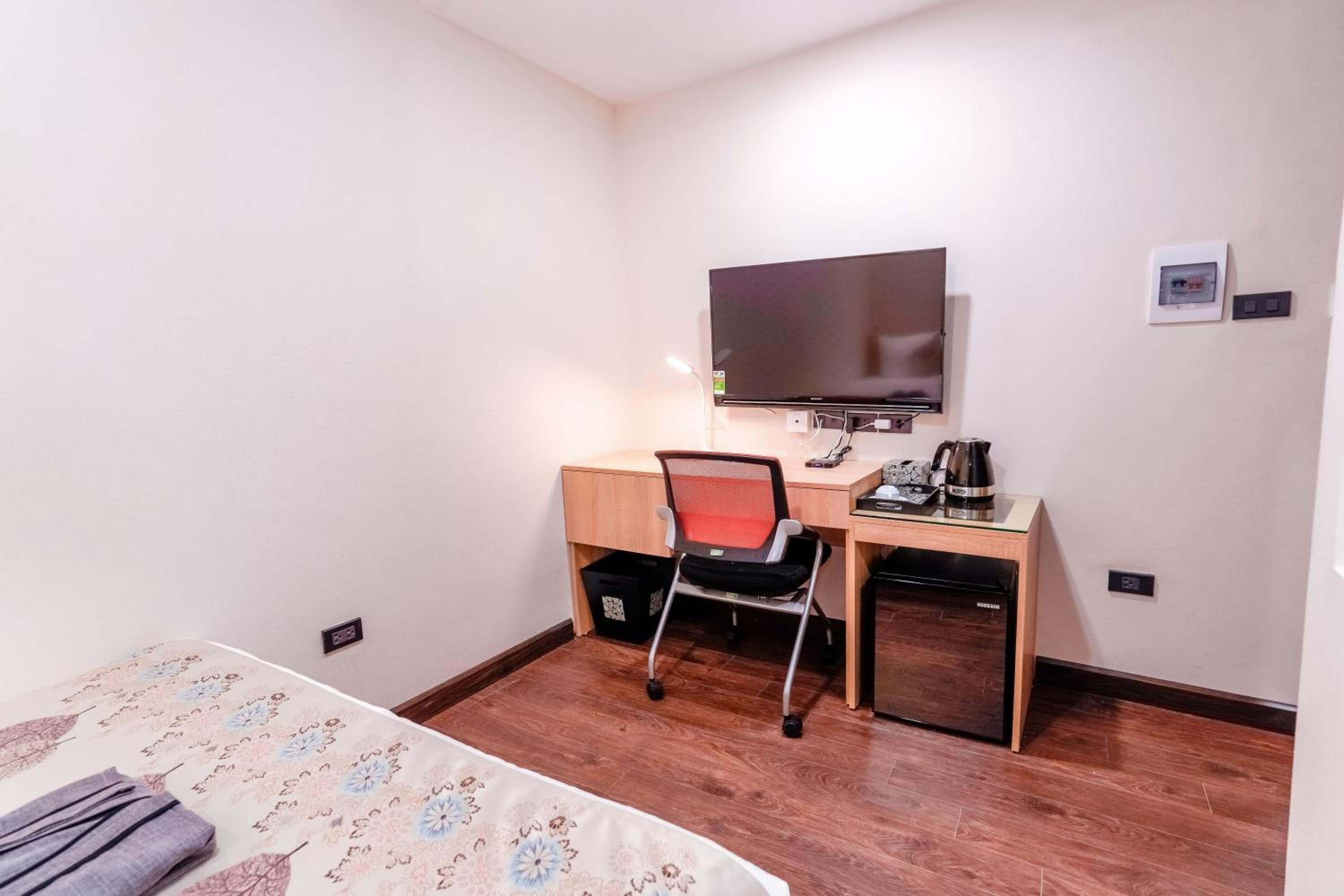 Twin Room - Photo 9
