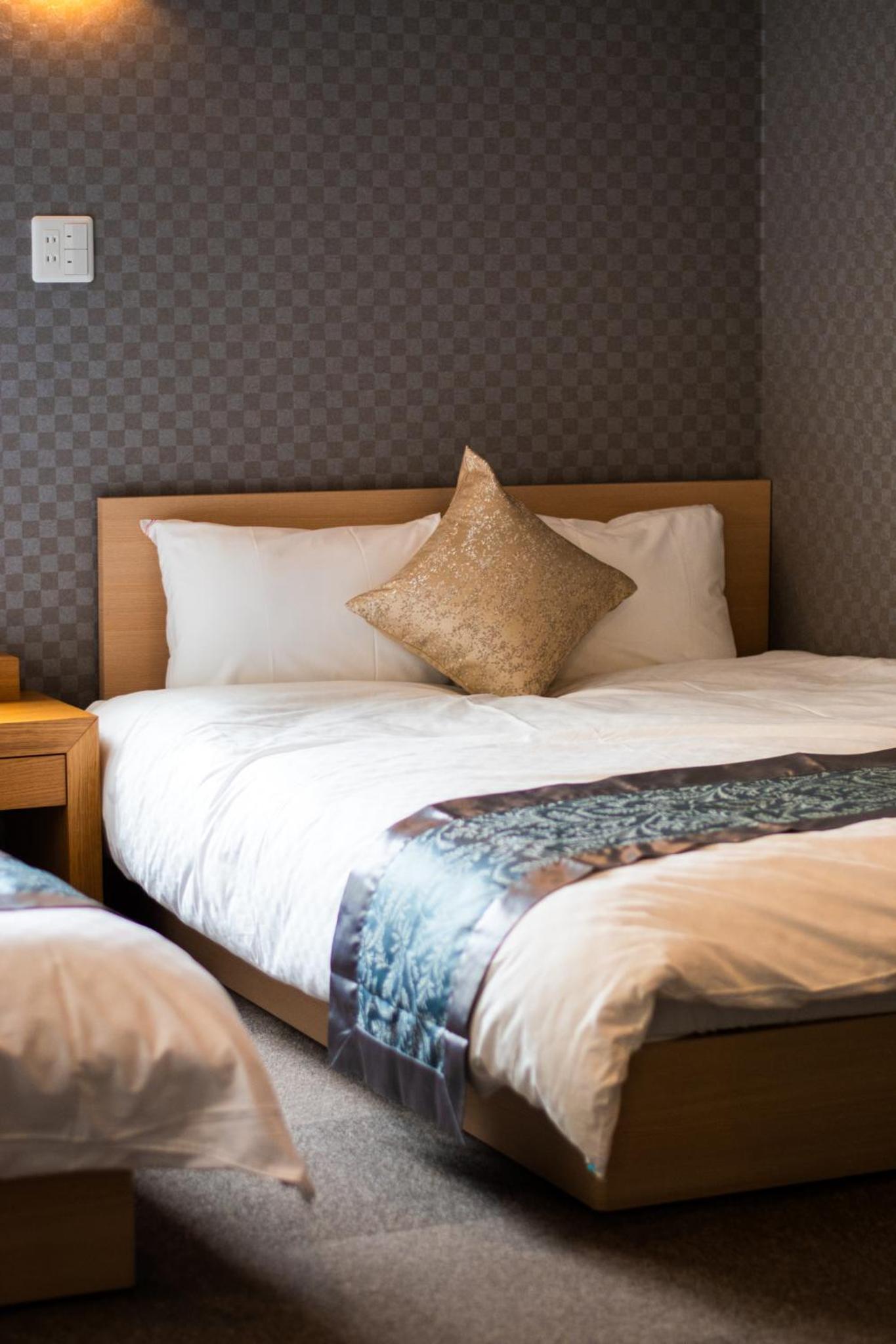 Double or Twin Room - Photo 13