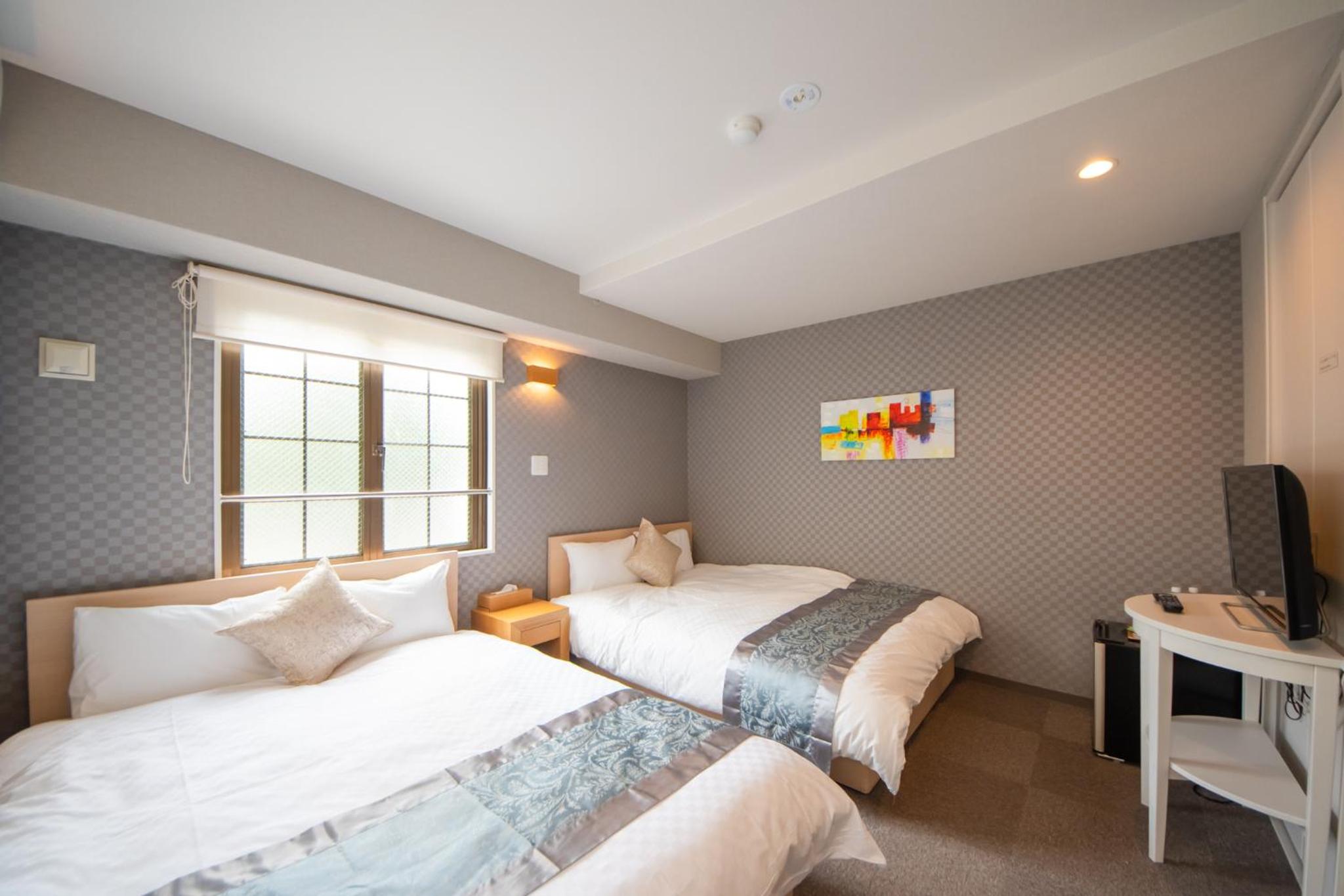 Double or Twin Room - Photo 10