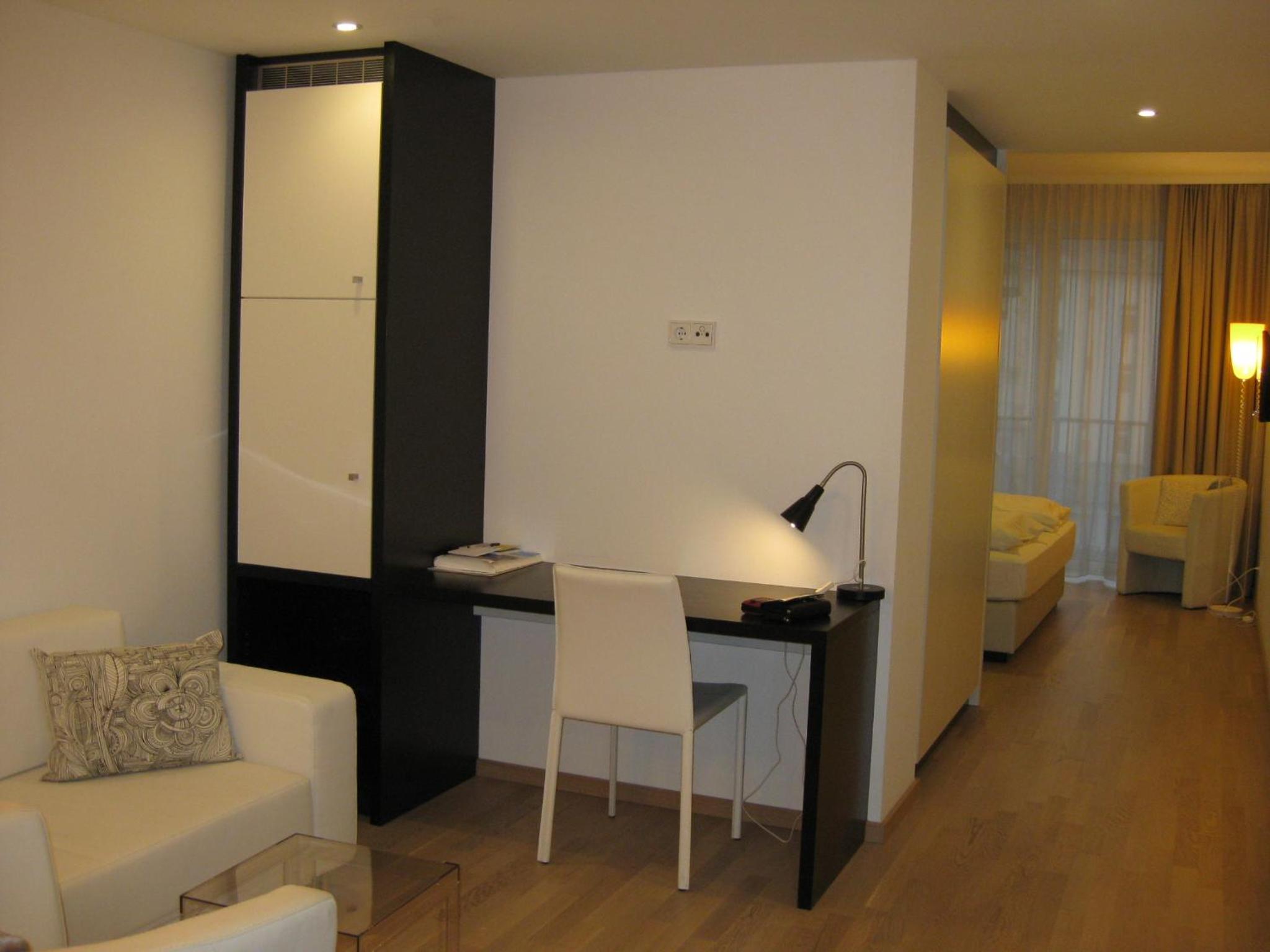 Suite - Photo 5