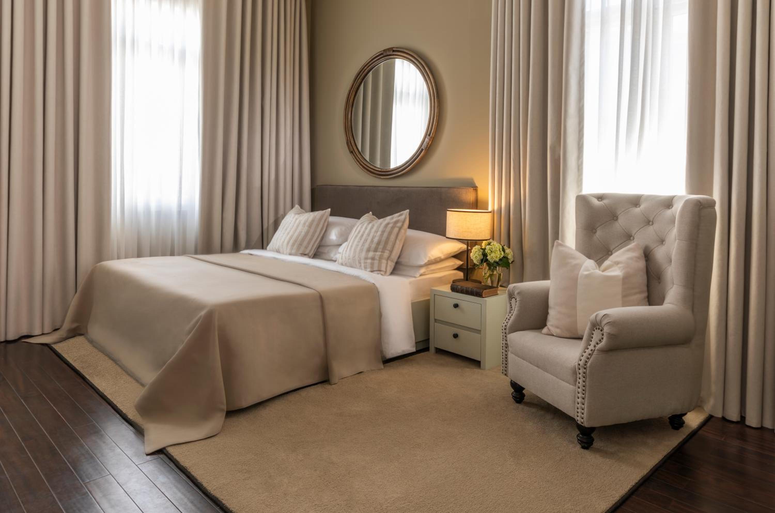 Deluxe King Room photo 2