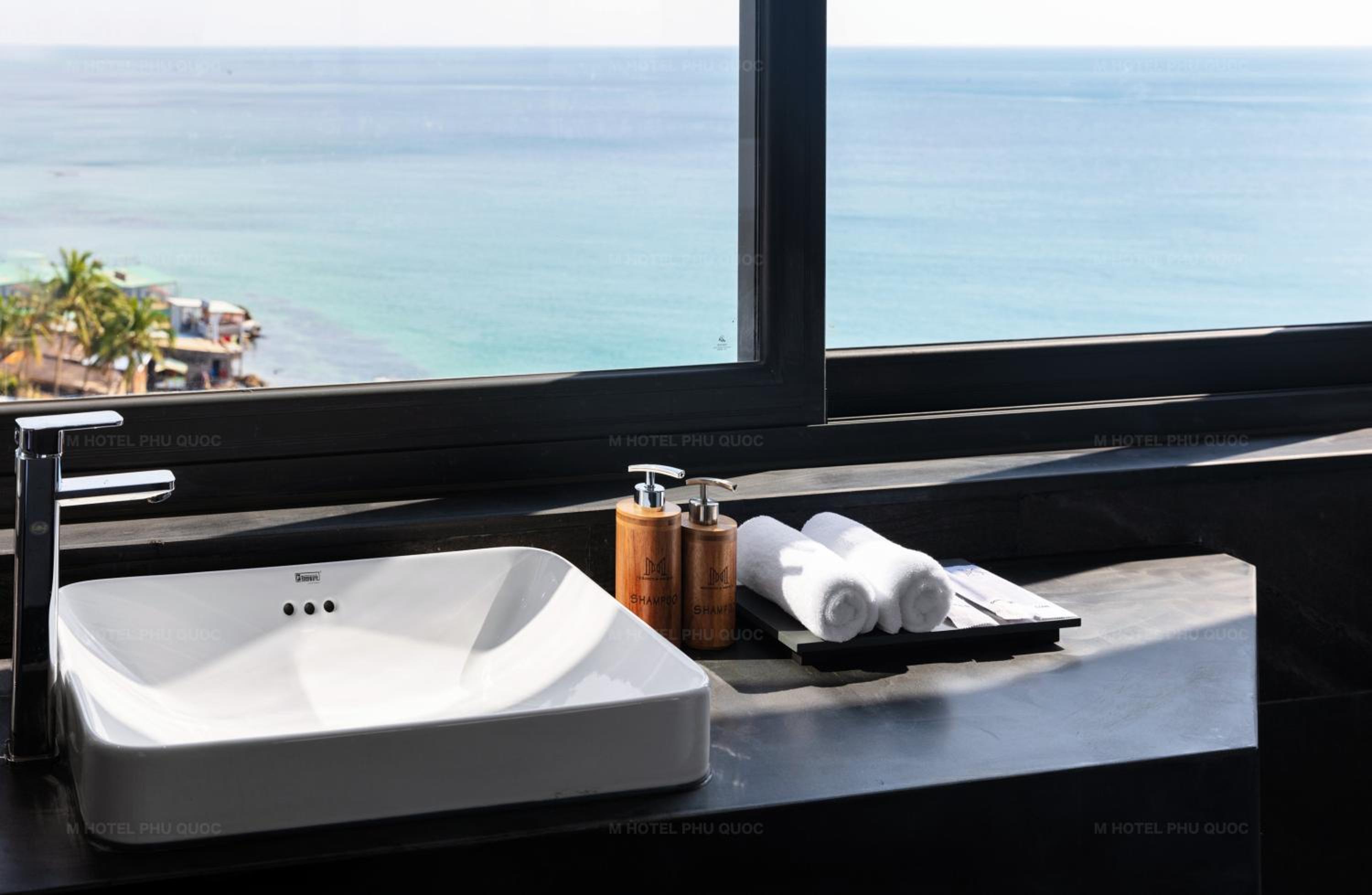 Rooftop Partial Seaview Suite  - Photo 8