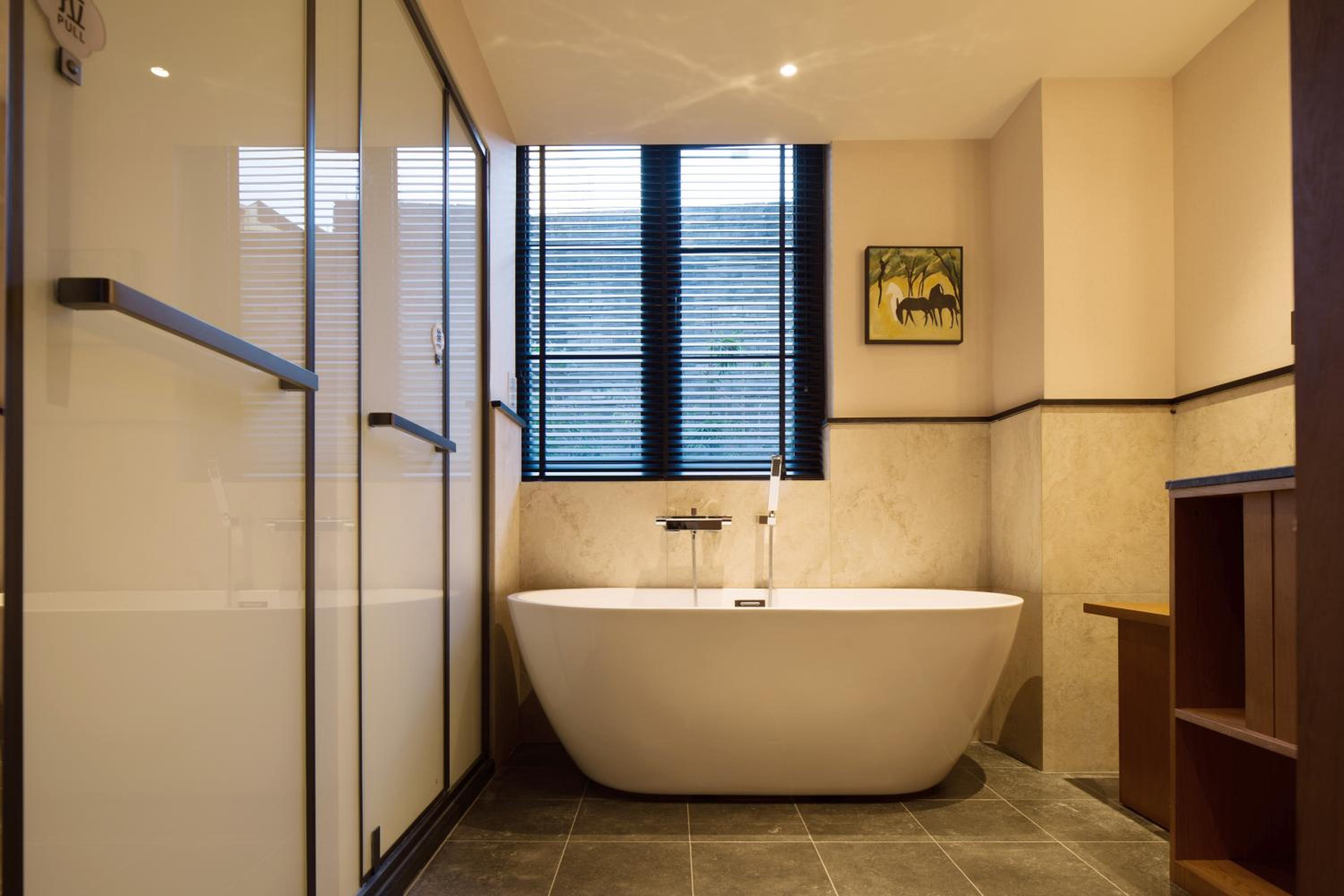 Deluxe Double Room with Bath photo 2