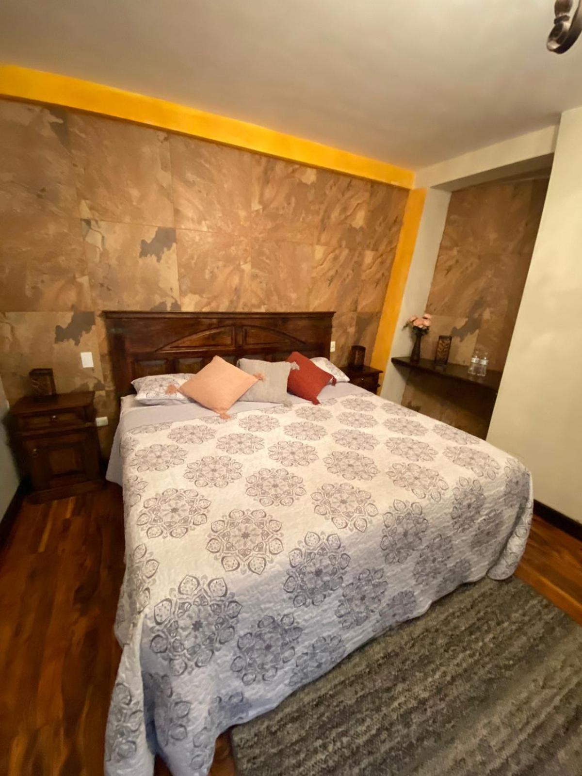 Queen Suite photo 2