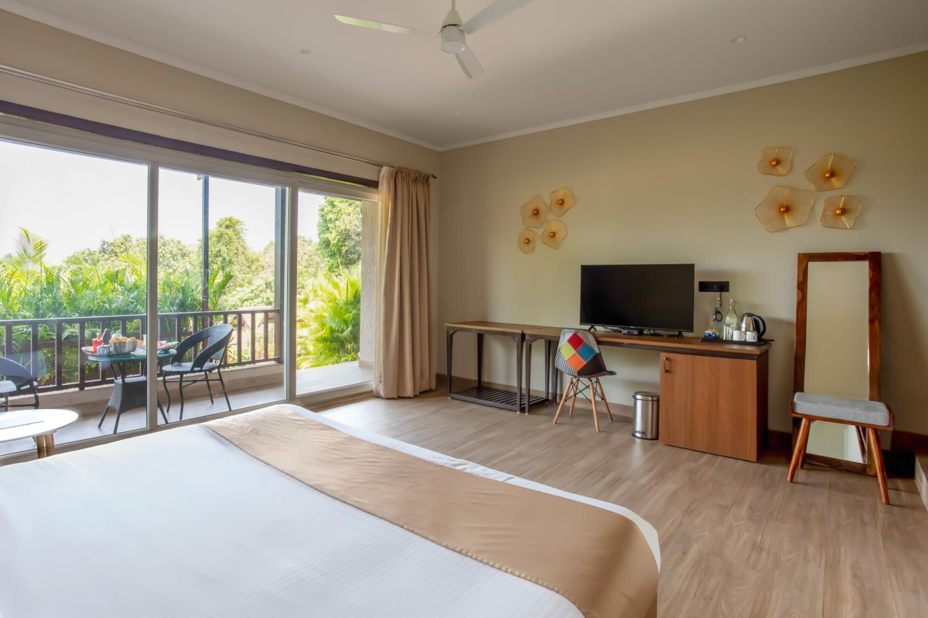 Premium Cottage - 15% Discount on Food & Non-Alcoholic Beverages - Photo 1