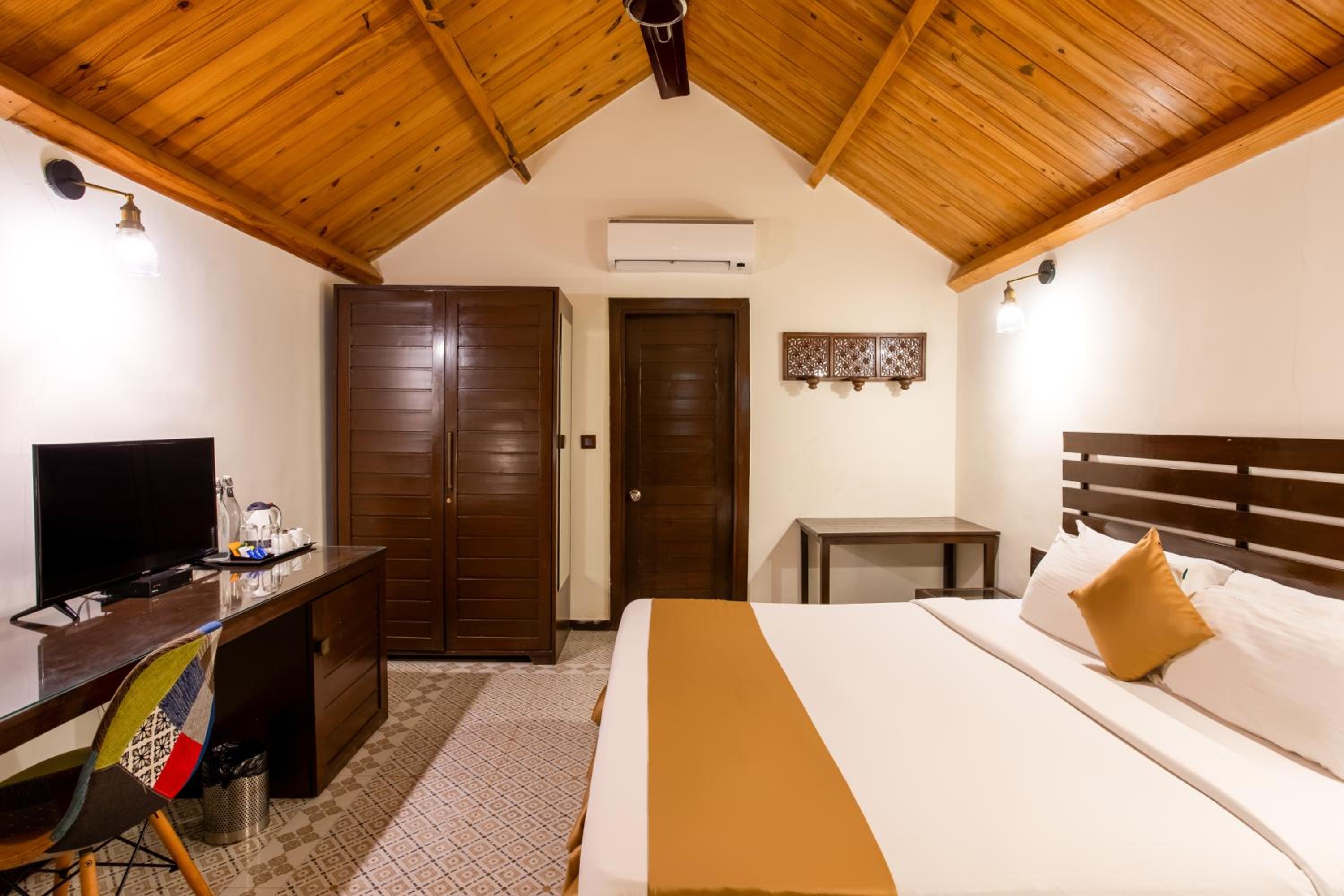 Classic Cottage with Balcony - 15% Discount on Food & Non-Alcoholic Beverages photo 2