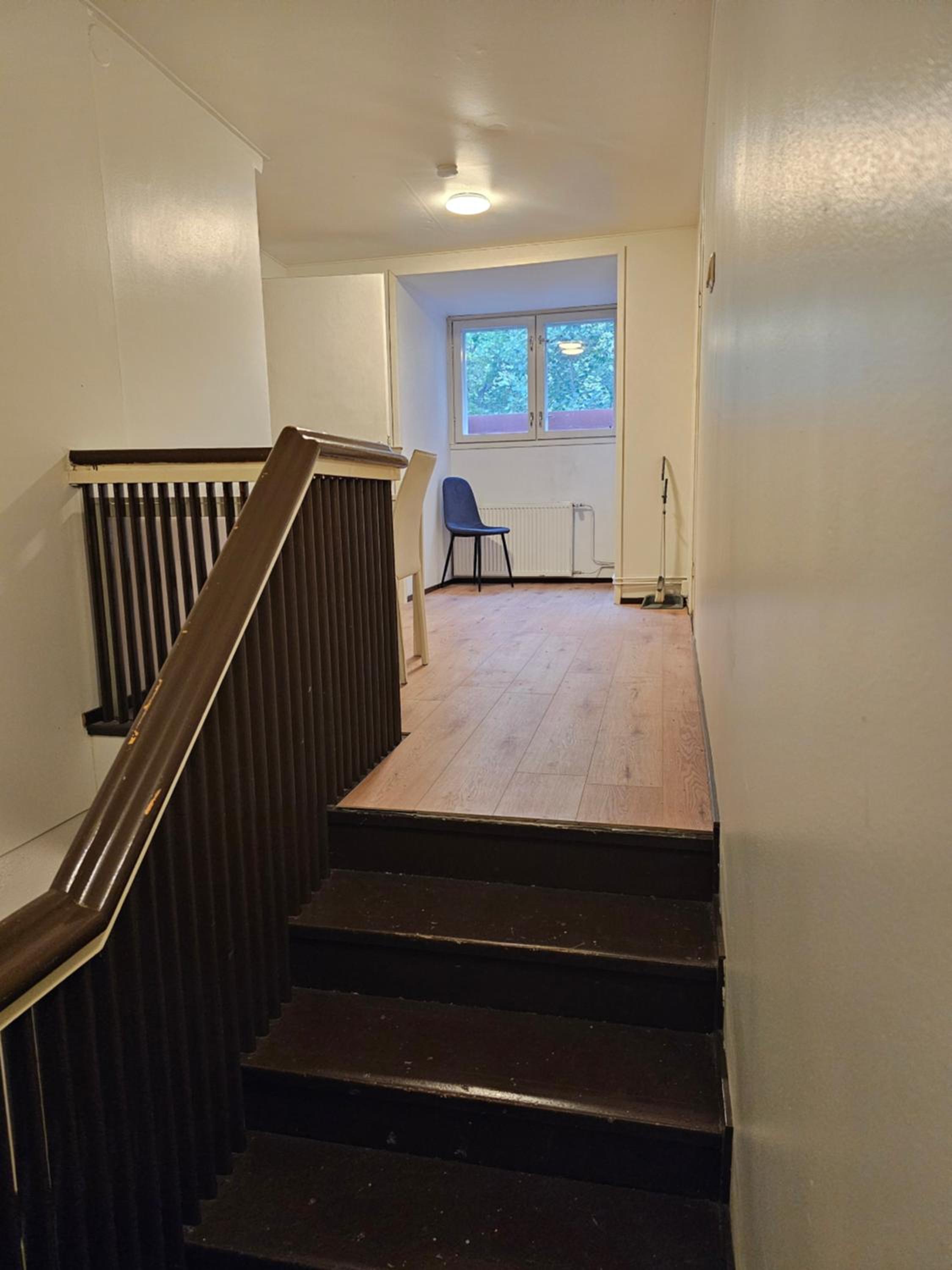 Eight-Bedroom House photo 1