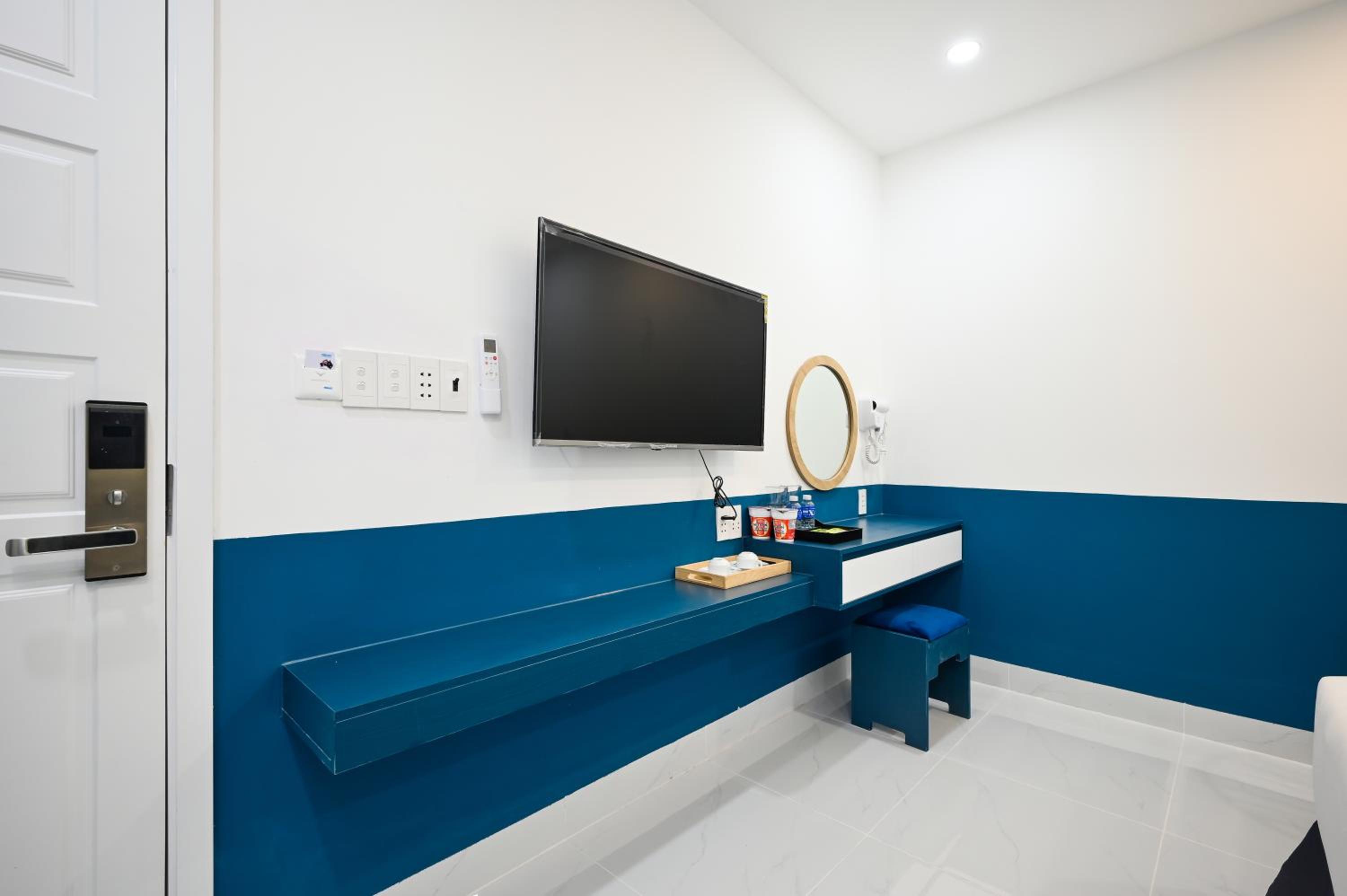 Superior King Room - Photo 3