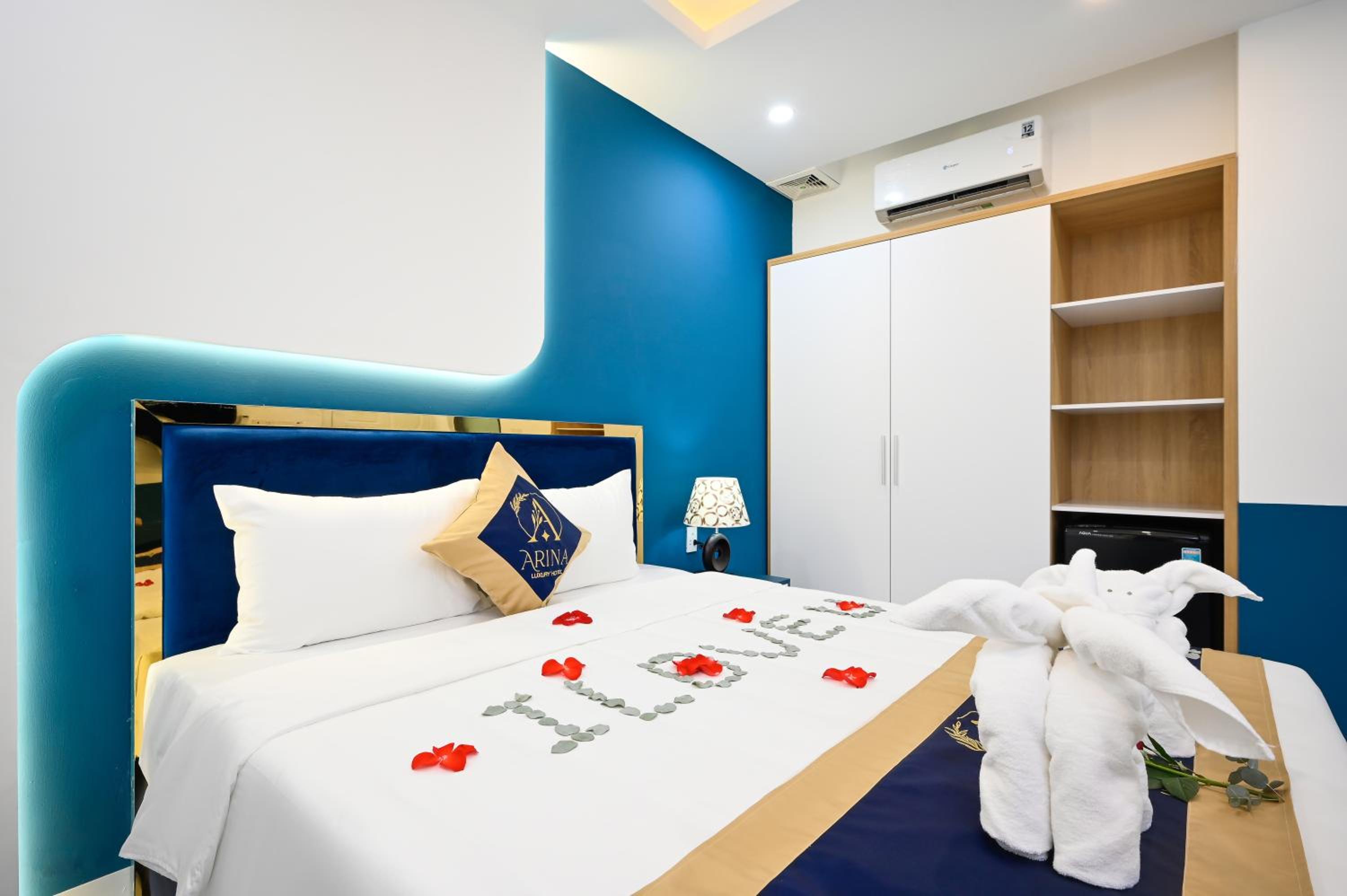 Superior King Room - Photo 19