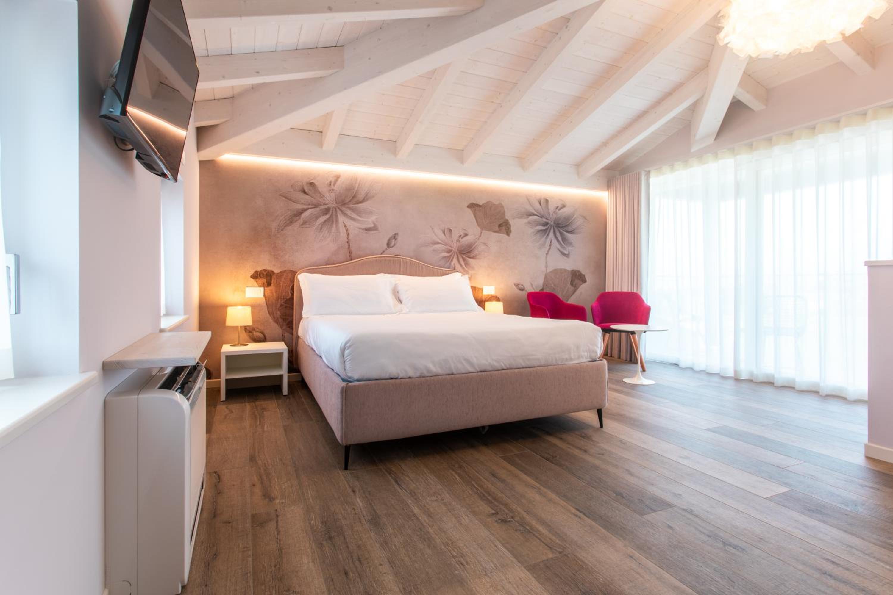 Double Room with Lake View photo 1