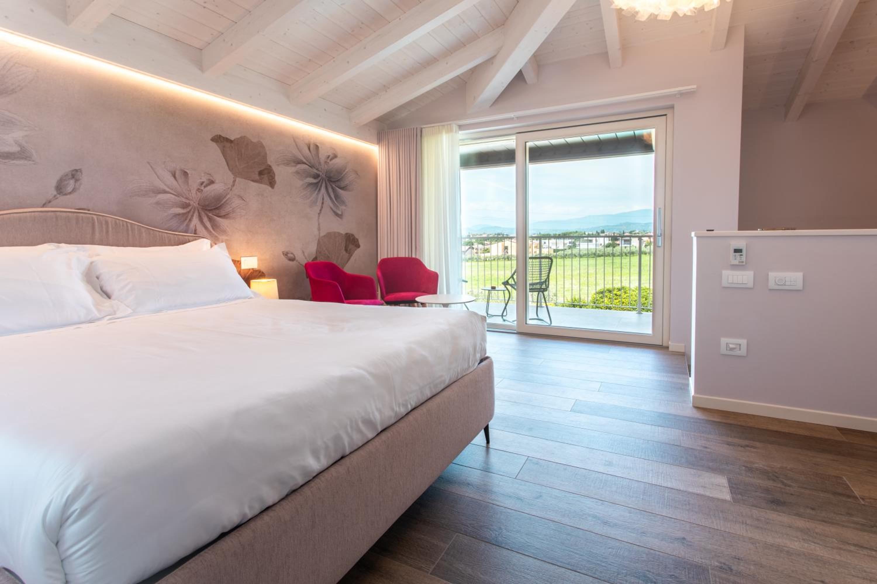Double Room with Lake View photo 3