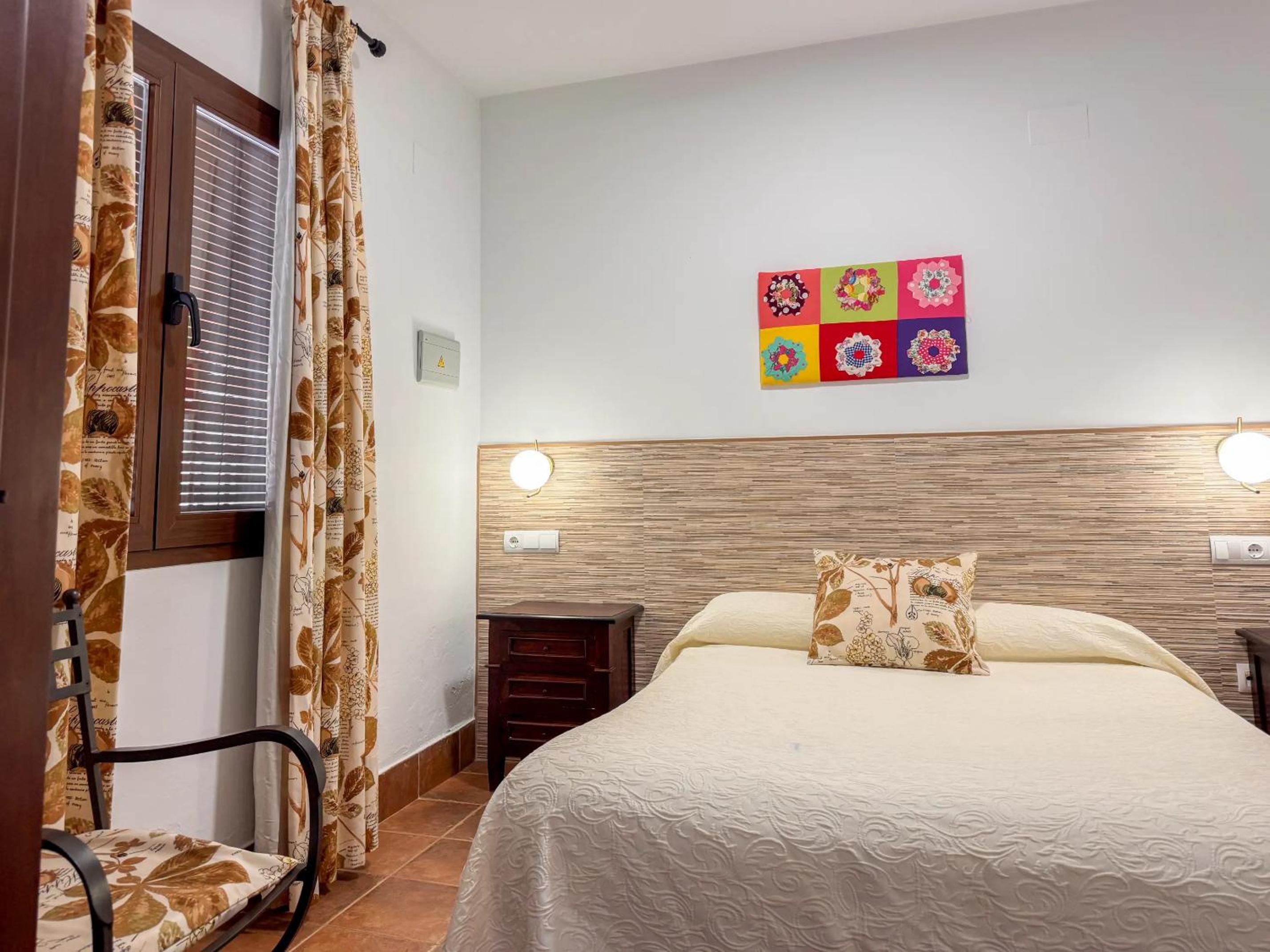 Family Room (2 Adults + 2 Children) - Photo 4