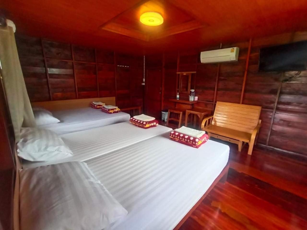 Family Bungalow - Photo 1