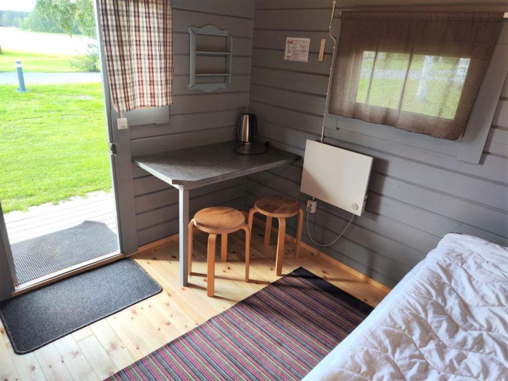 Mobile Home photo 1